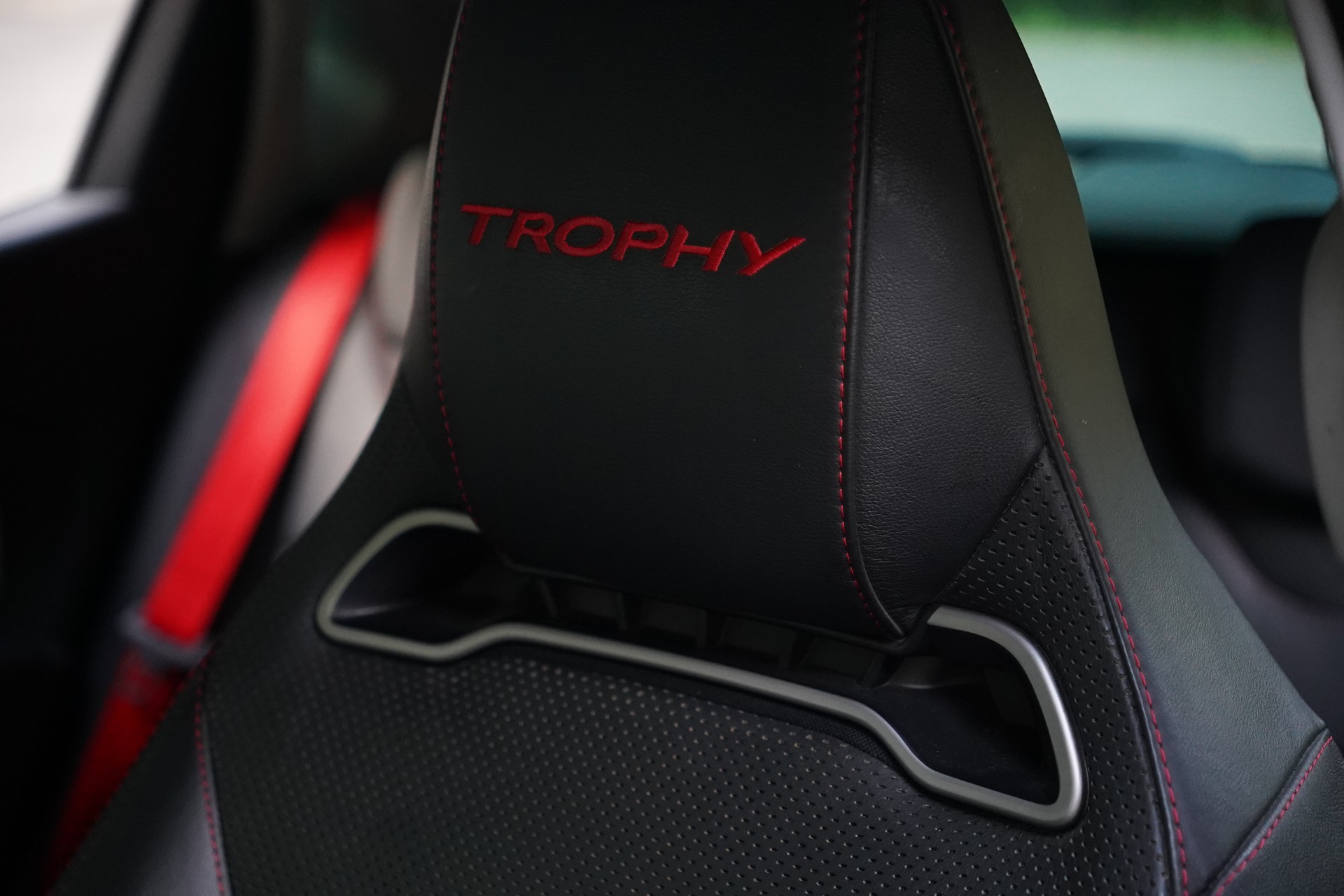 RENAULT Clio 1.6 T RS 220 Trophy EDC-image-25