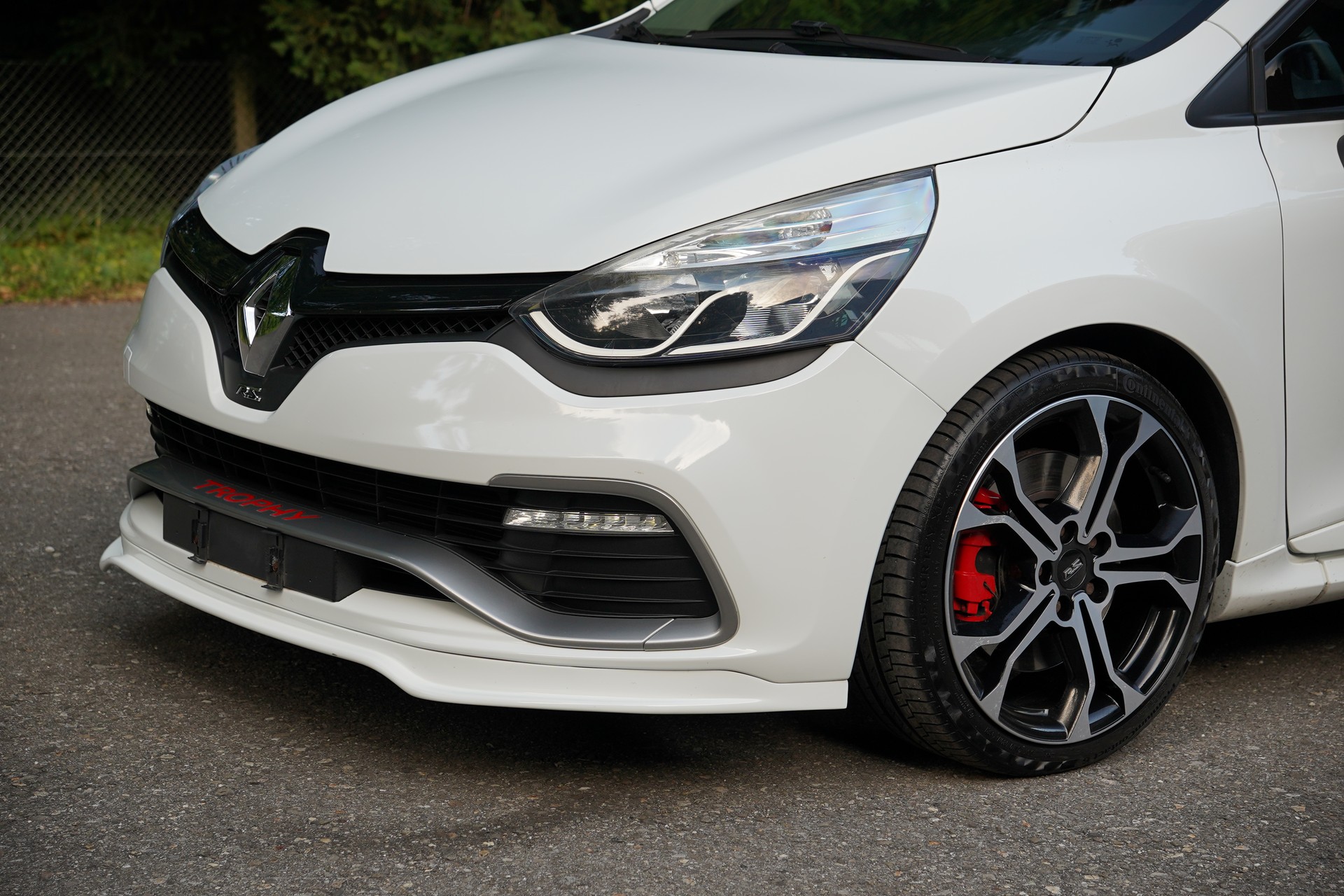 RENAULT Clio 1.6 T RS 220 Trophy EDC-image-10