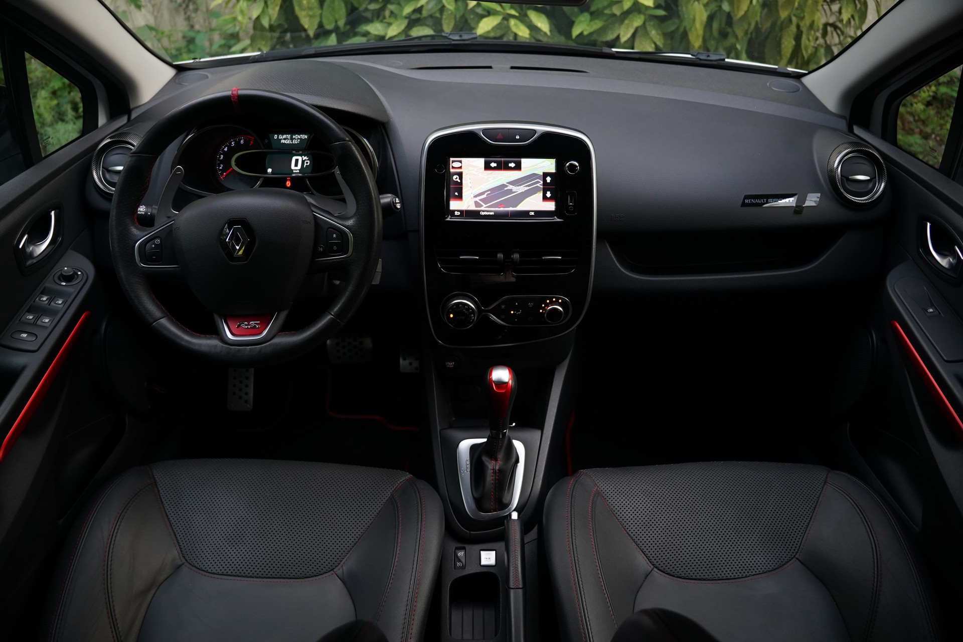 RENAULT Clio 1.6 T RS 220 Trophy EDC-image-13