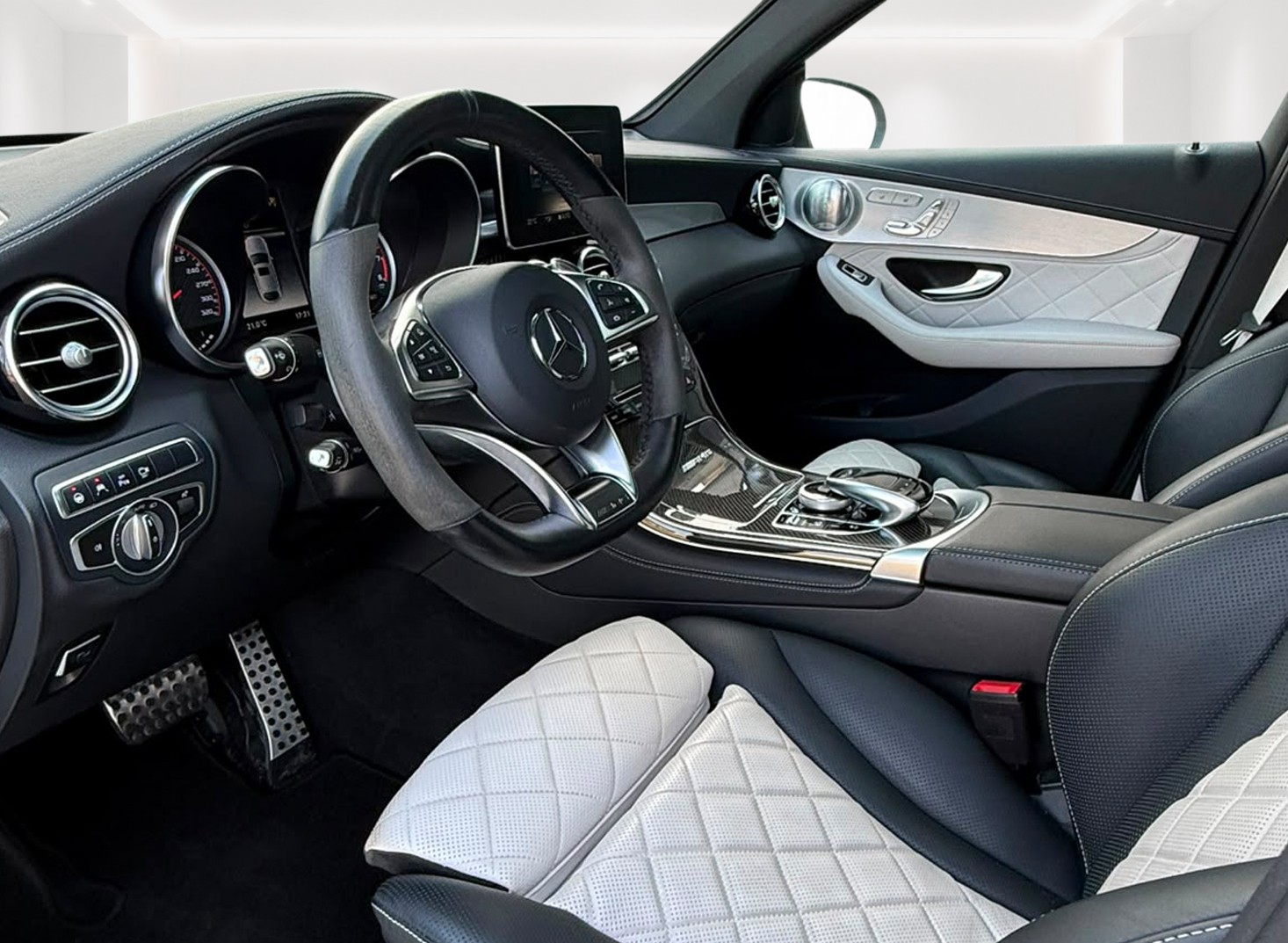 MERCEDES-BENZ GLC Coupé 63 S AMG 4Matic+ 9G-Tronic, CH-Auto inkl. Service & Garantie!-image-10