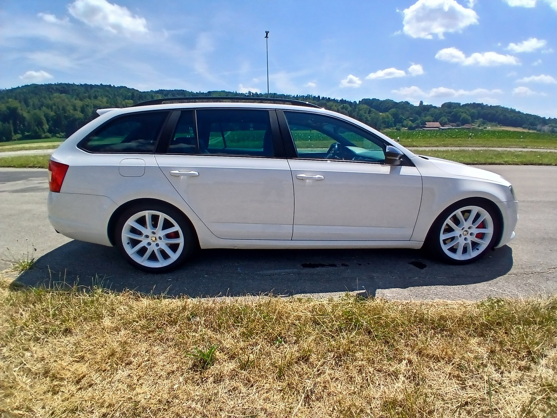 SKODA Octavia Combi 2.0 TDI RS DSG-image-5