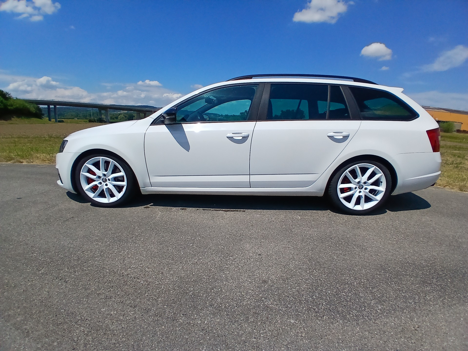 SKODA Octavia Combi 2.0 TDI RS DSG-image-1