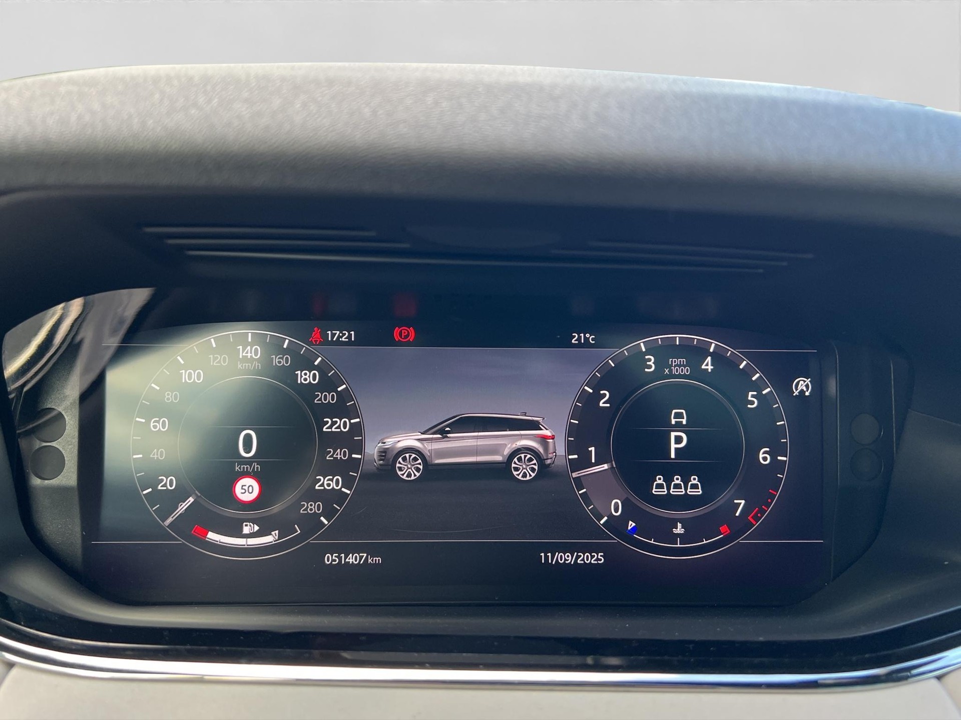 LAND ROVER Range Rover Evoque 2.0 T 250 First Edition-image-3