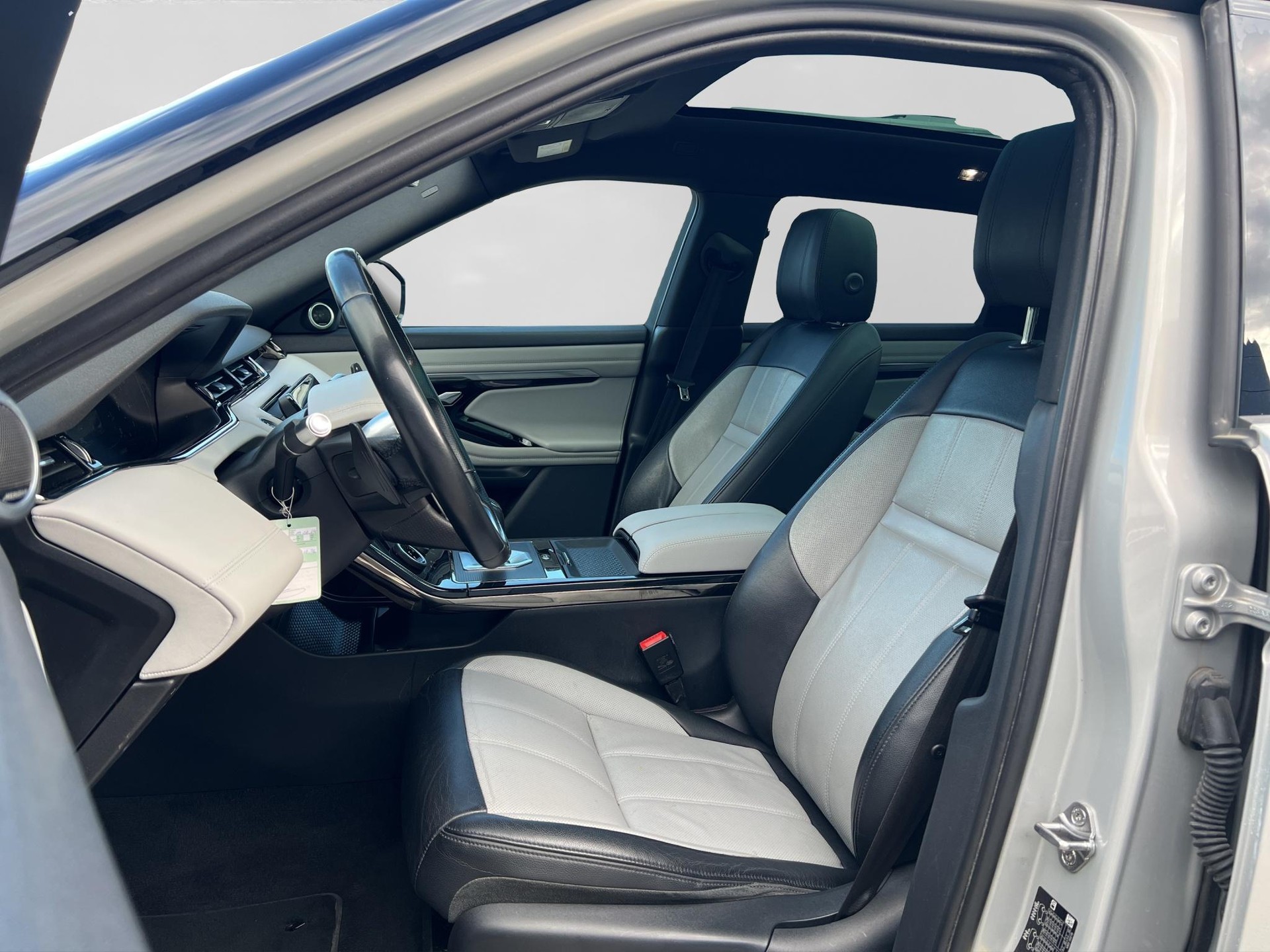 LAND ROVER Range Rover Evoque 2.0 T 250 First Edition-image-1