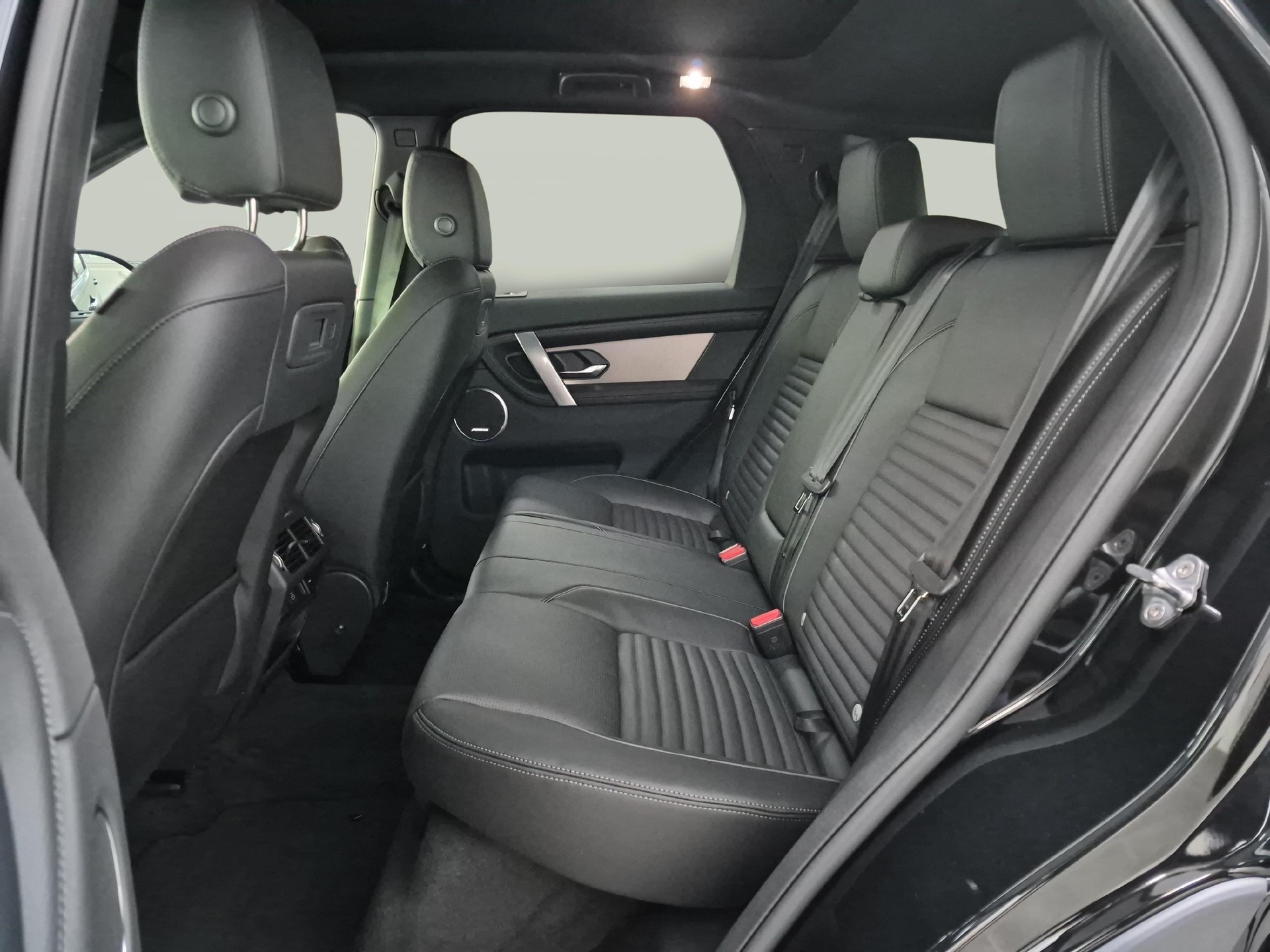 LAND ROVER Discovery Sport 1.5 T 270e Dynamic SE - Gancio traino elettrico e Ruote invernali inclusi-image-11