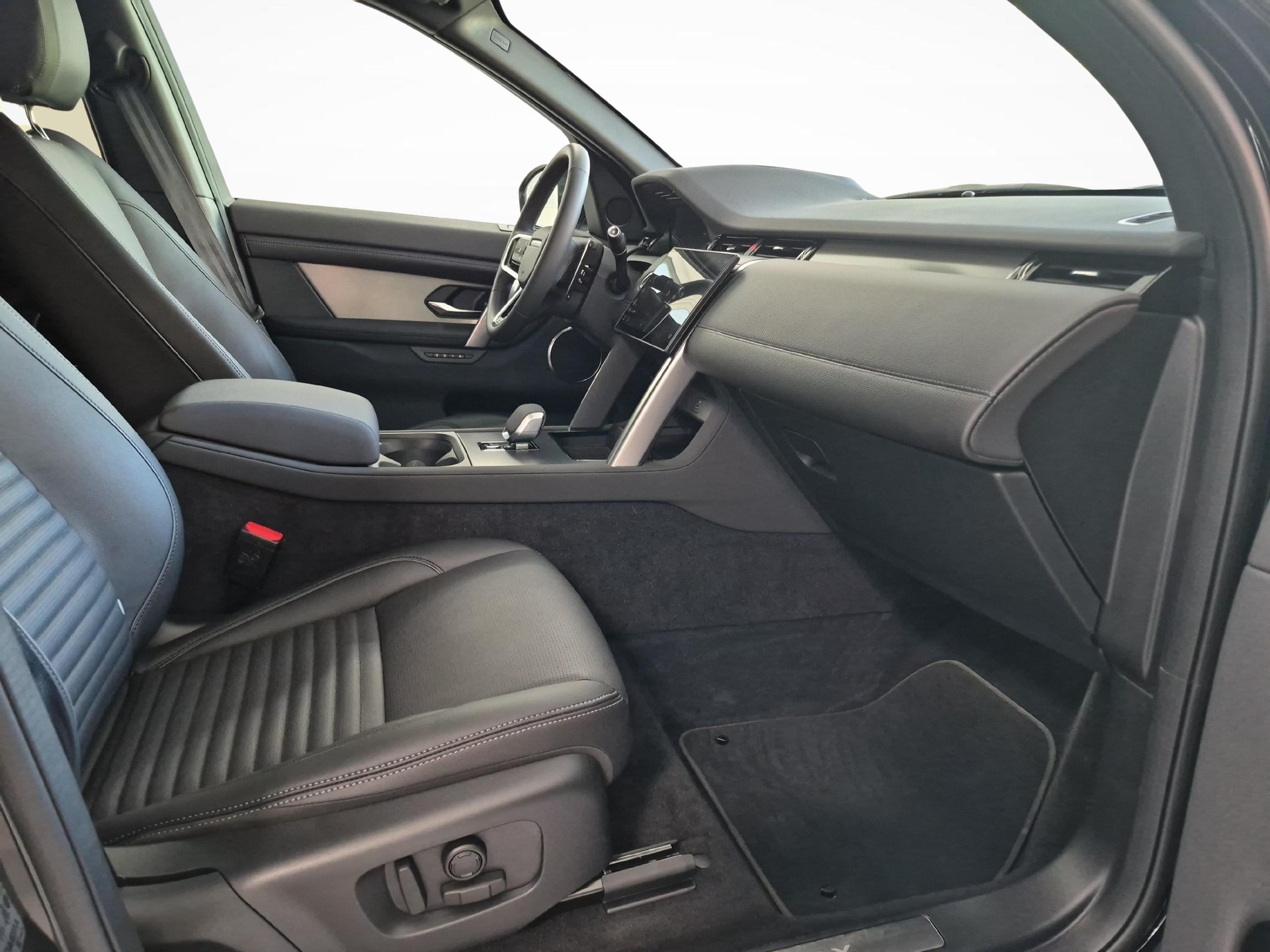 LAND ROVER Discovery Sport 1.5 T 270e Dynamic SE - Gancio traino elettrico e Ruote invernali inclusi-image-9