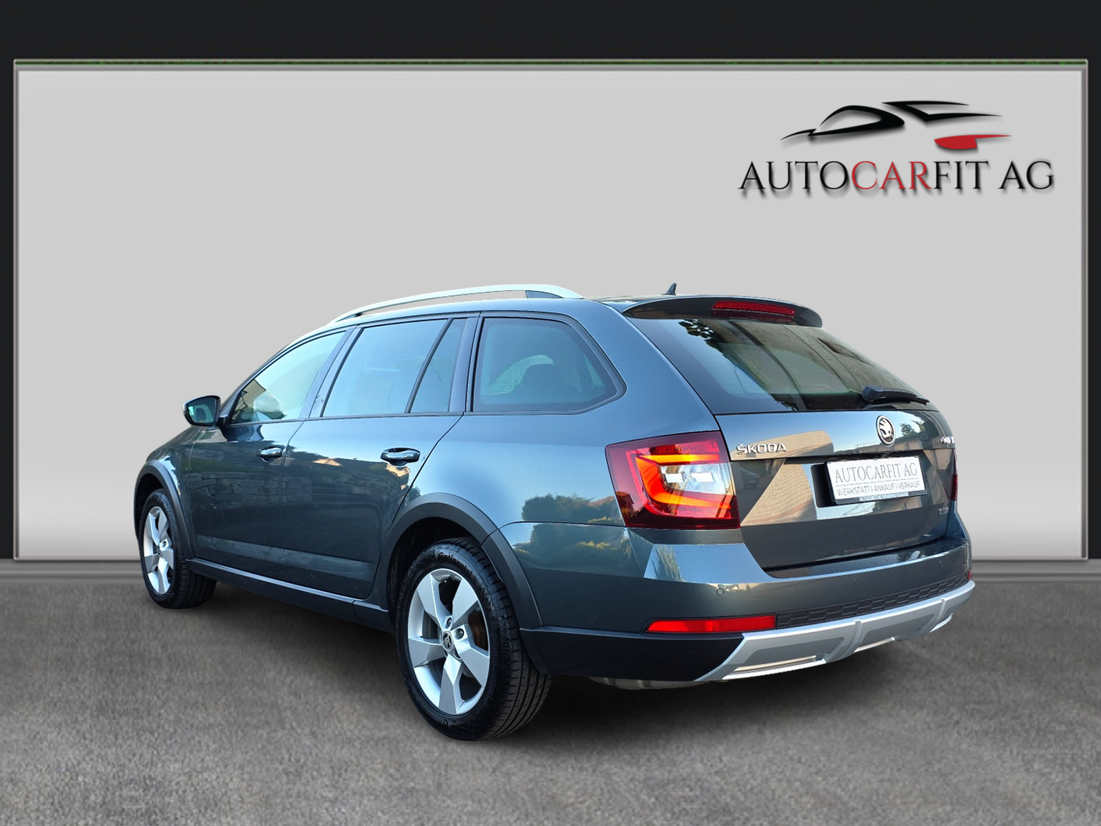 SKODA Octavia Combi 2.0 TDI Scout 4x4 DSG-image-3