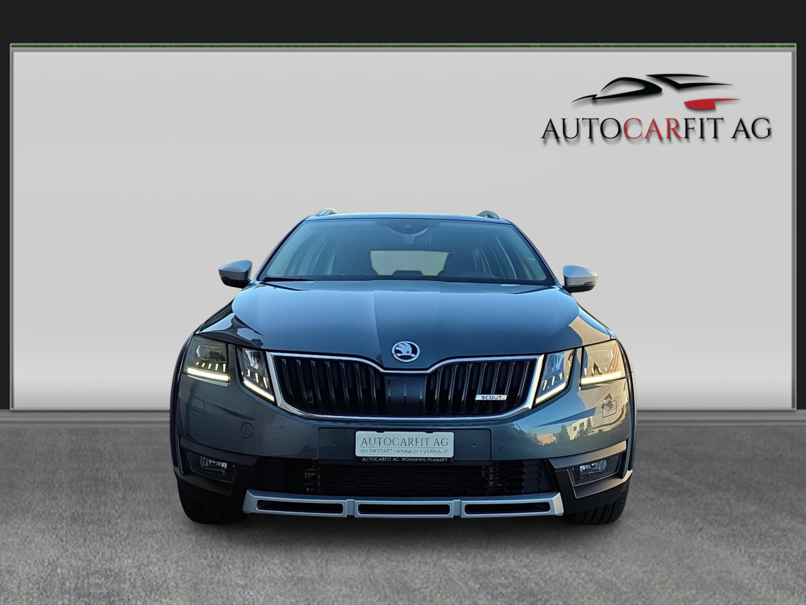 SKODA Octavia Combi 2.0 TDI Scout 4x4 DSG-image-1