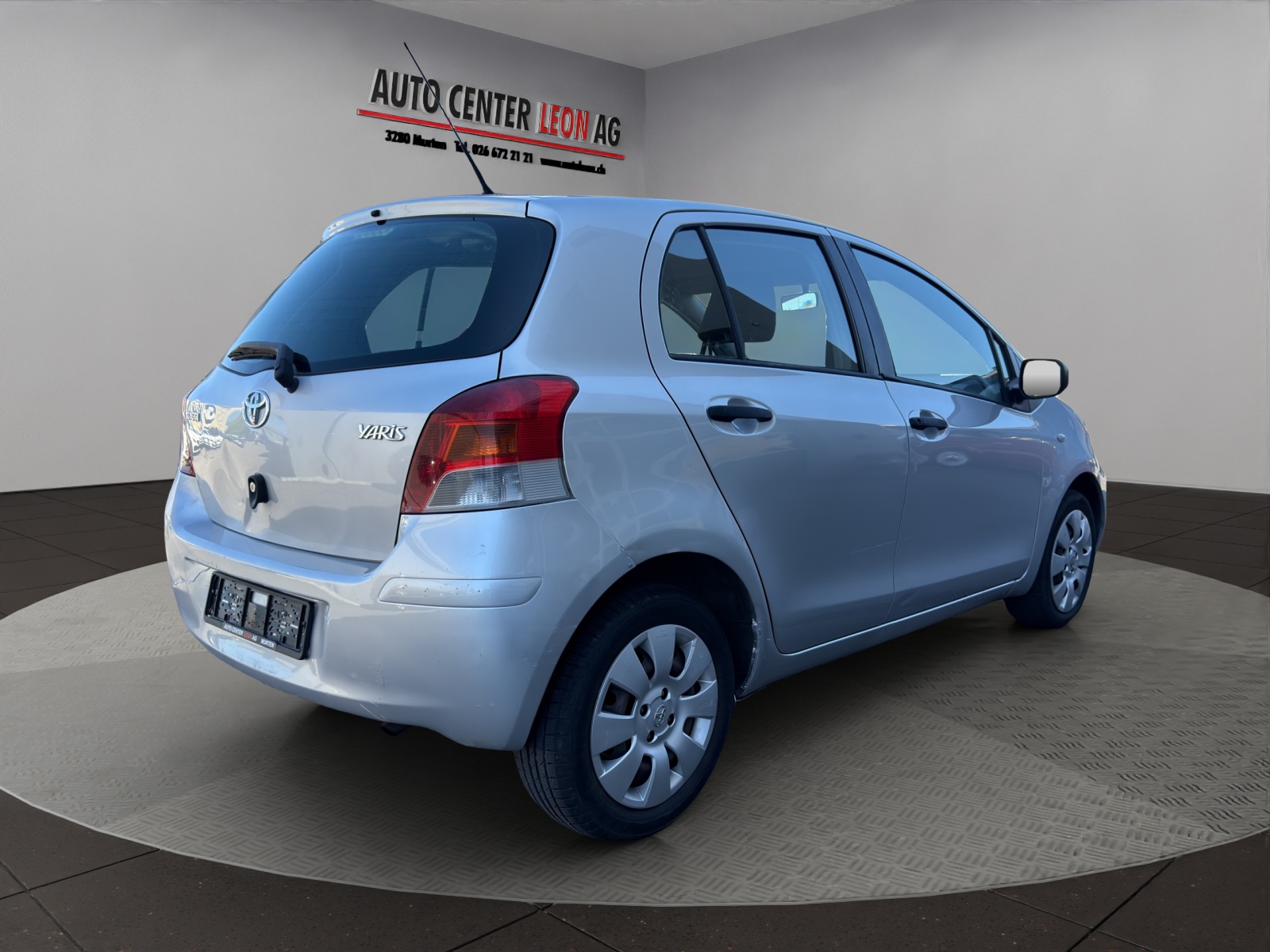 TOYOTA Yaris 1.0 Style-image-5