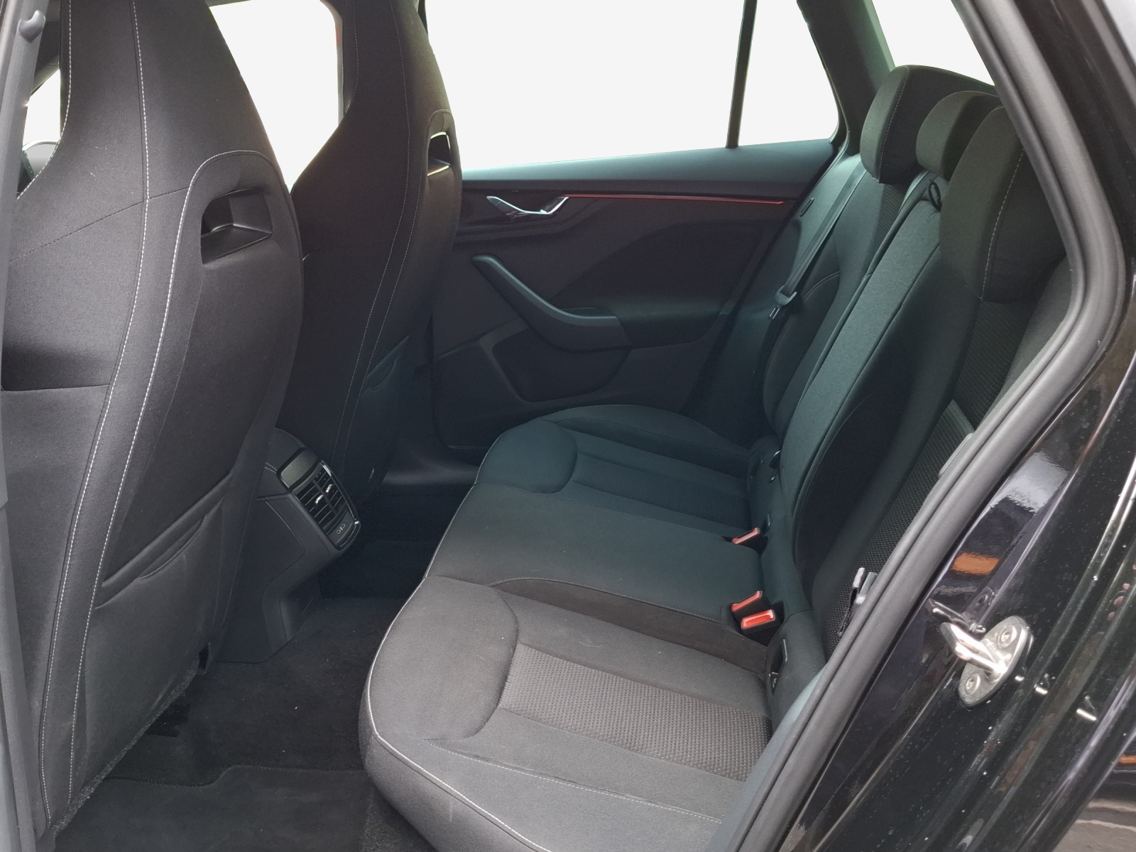 SKODA Kamiq 1.0 TSI Dynamic DSG-image-11