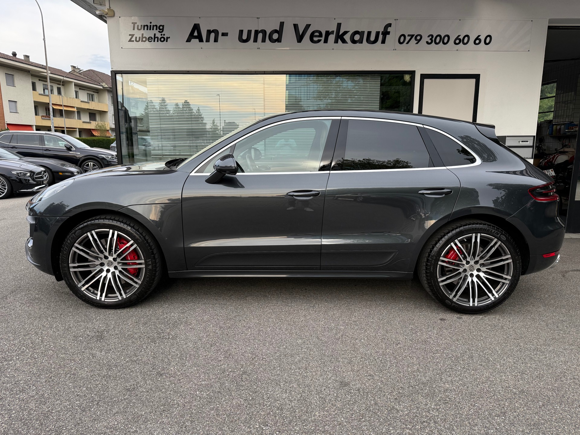 PORSCHE Macan Turbo Performance PDK-image-2