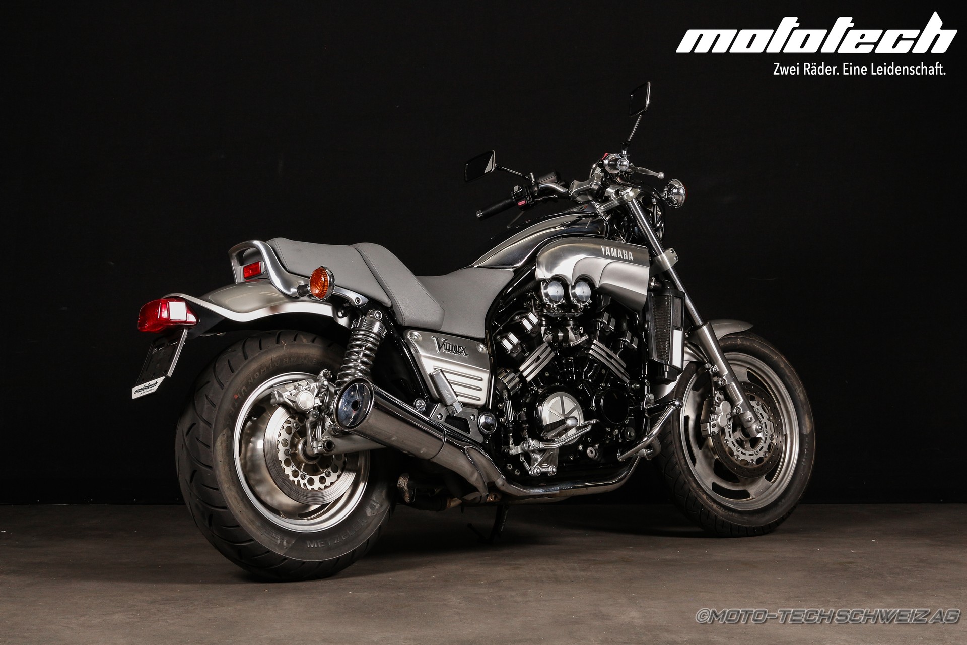 YAMAHA V-Max VMX 1200-showroom-element-2