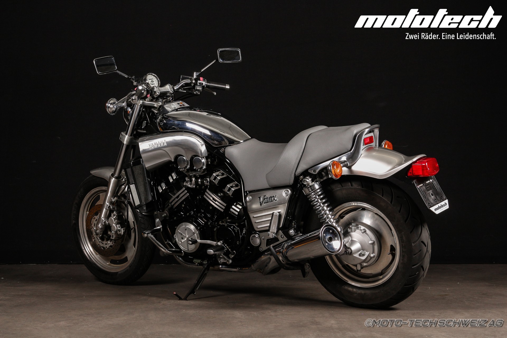 YAMAHA V-Max VMX 1200-showroom-element-3
