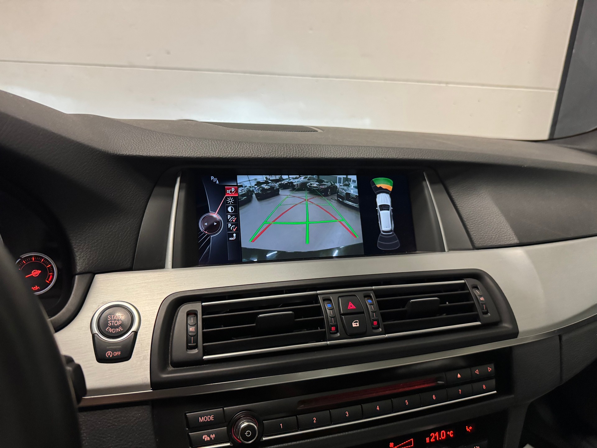 BMW M550d Touring xDrive Steptronic-image-25