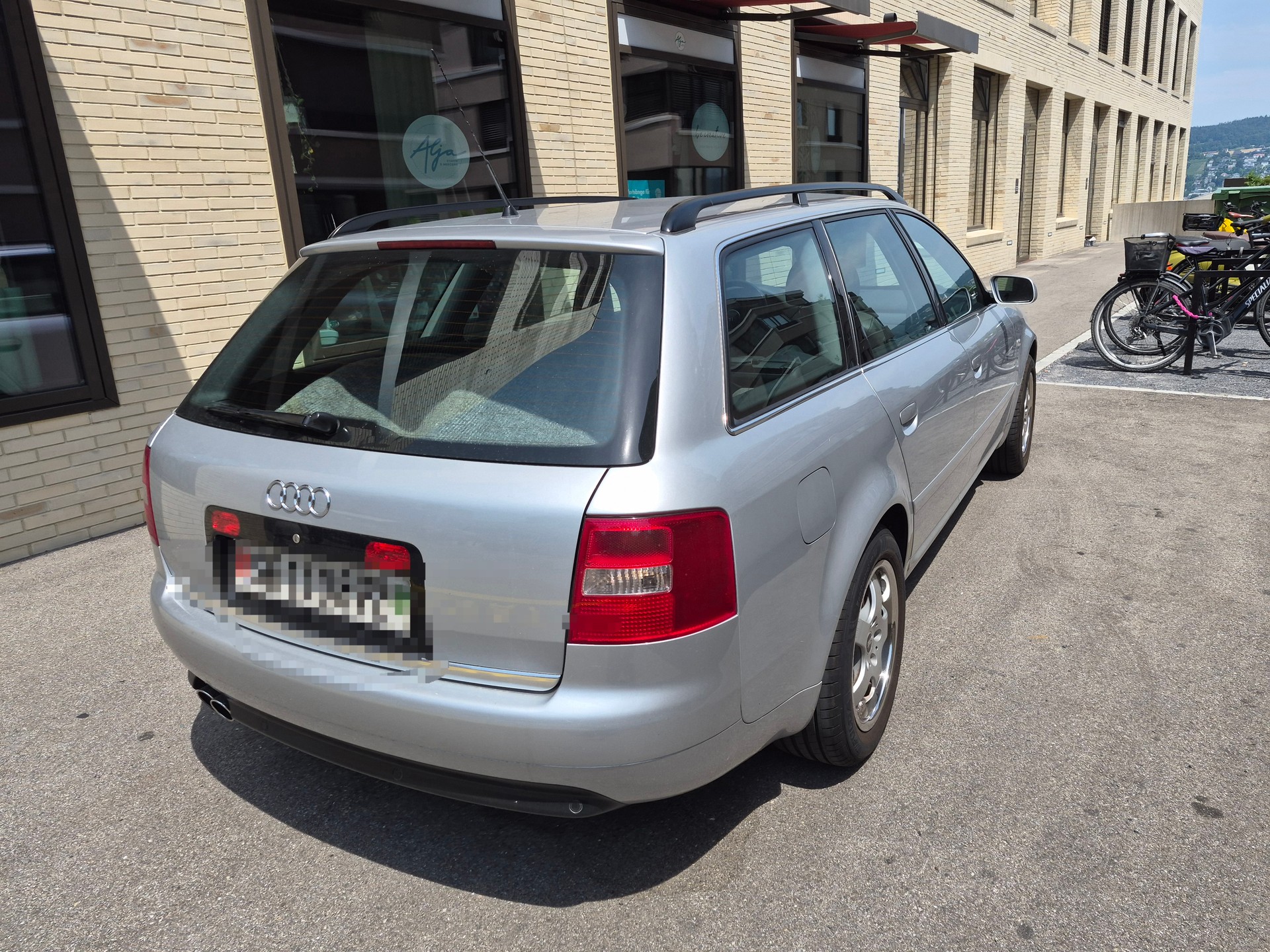 AUDI Avant-image-2
