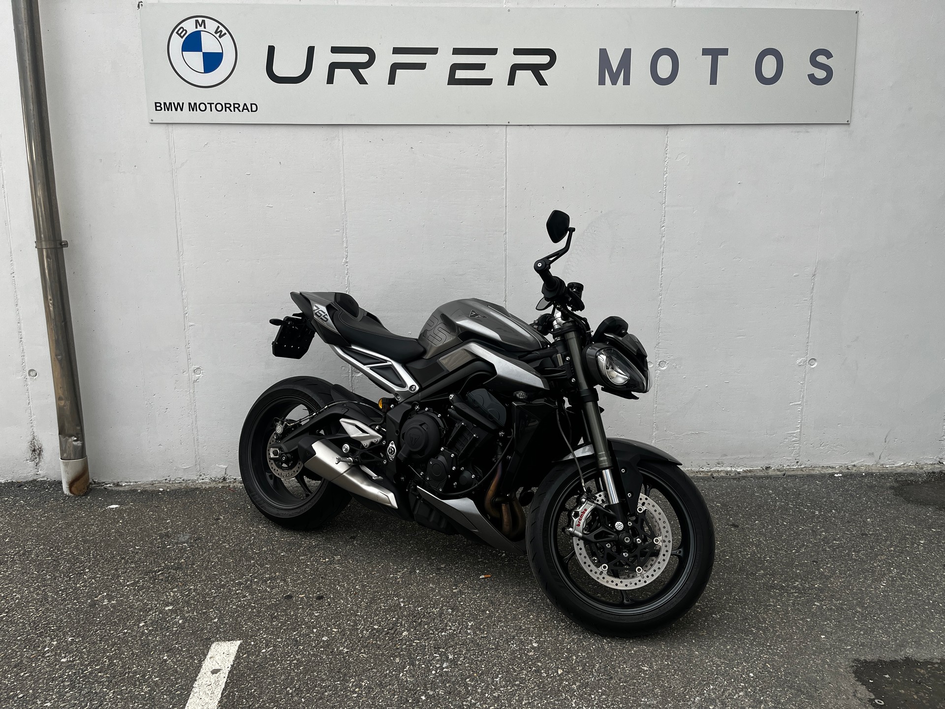 TRIUMPH Street Triple RS 765-showroom-element-1