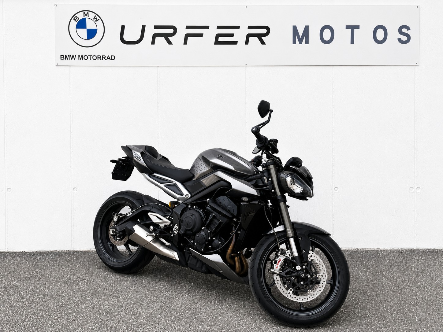 TRIUMPH Street Triple RS 765-showroom-element-1