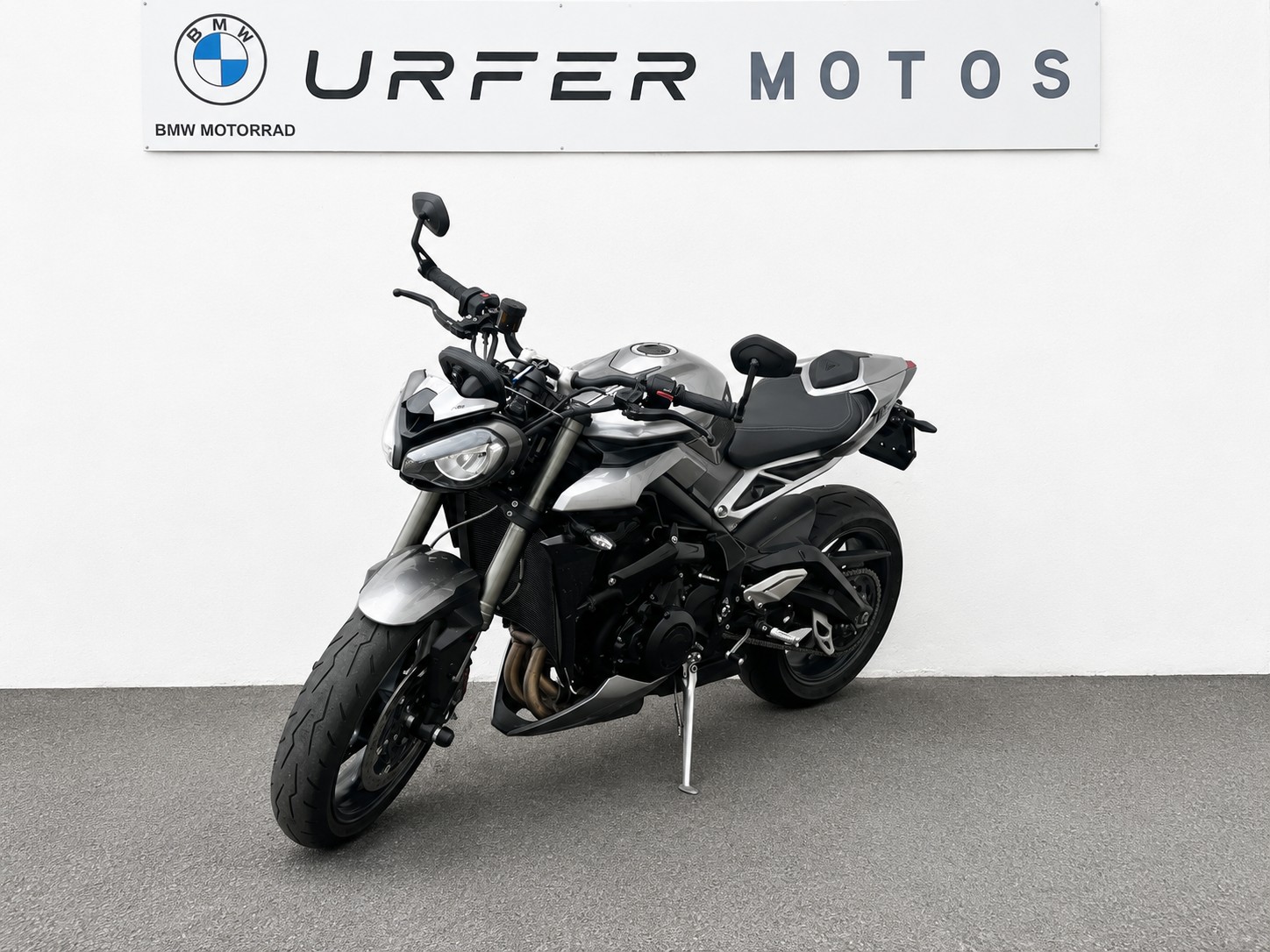TRIUMPH Street Triple RS 765-showroom-element-3