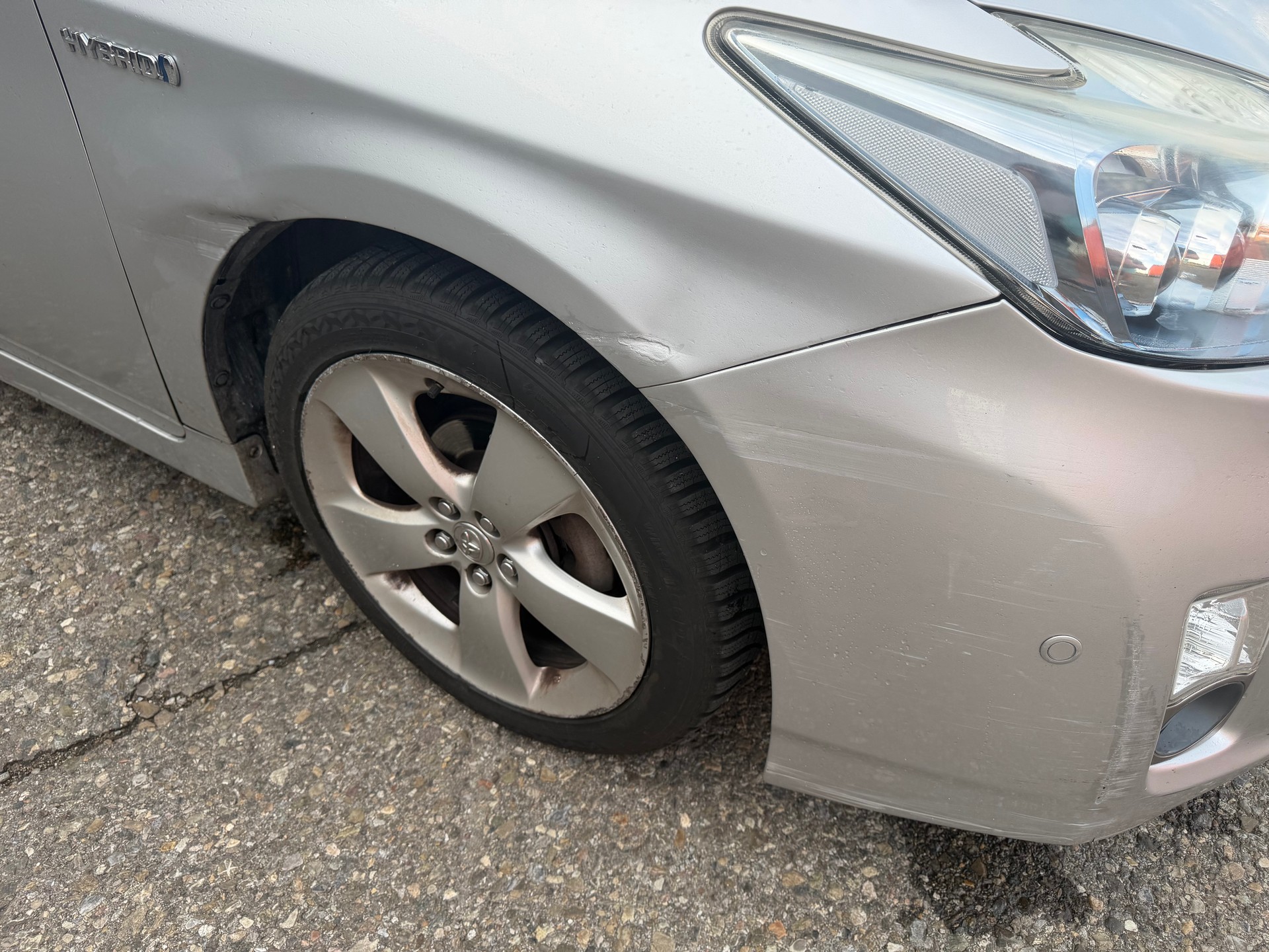 TOYOTA Prius 1.8 16V HSD Luna-image-4