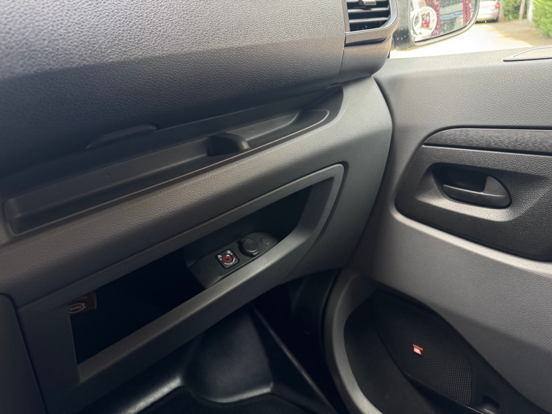 CITROEN Jumpy 1.5 BlueHDi 120 M Komfort-image-17