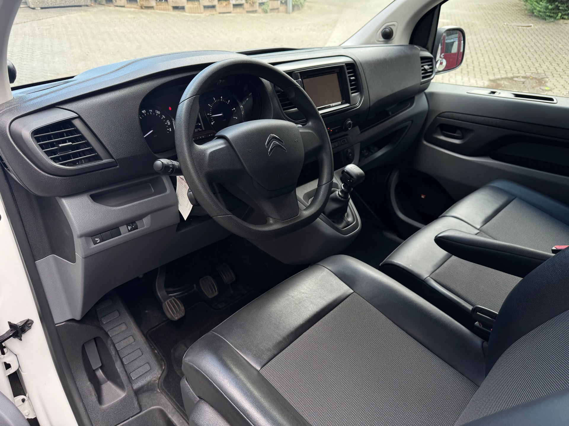 CITROEN Jumpy 1.5 BlueHDi 120 M Komfort-image-8