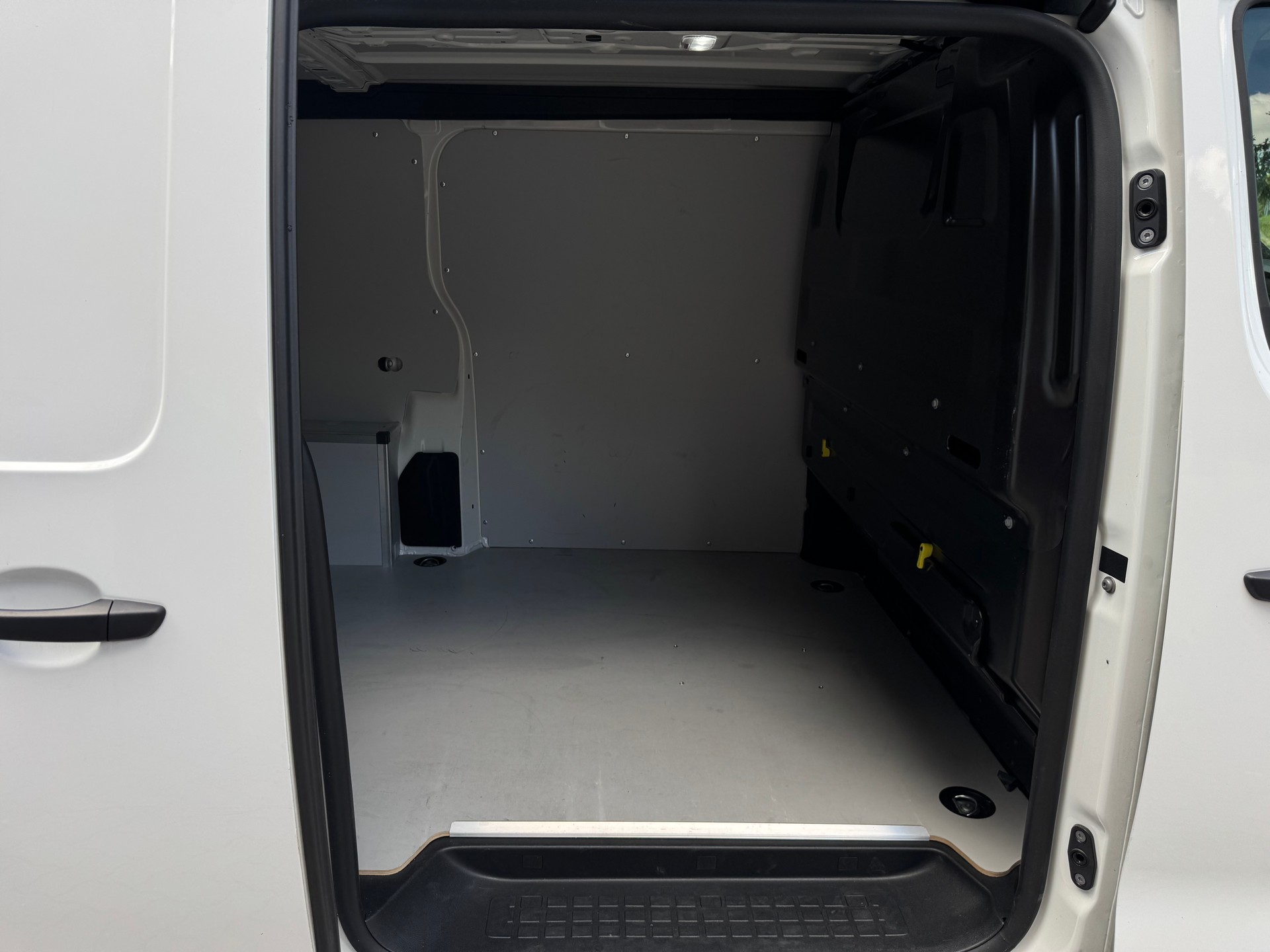 CITROEN Jumpy 1.5 BlueHDi 120 M Komfort-image-22