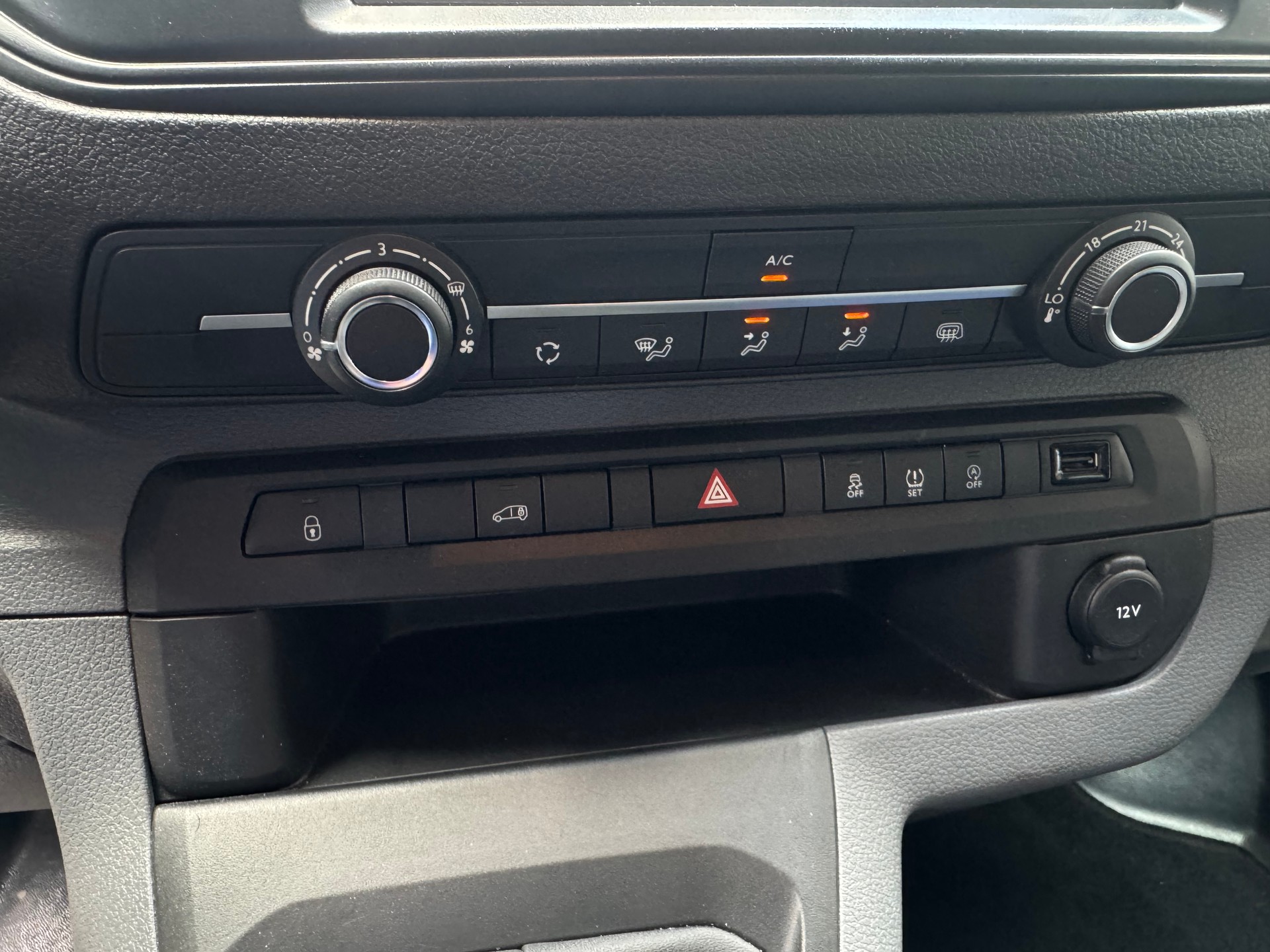 CITROEN Jumpy 1.5 BlueHDi 120 M Komfort-image-15