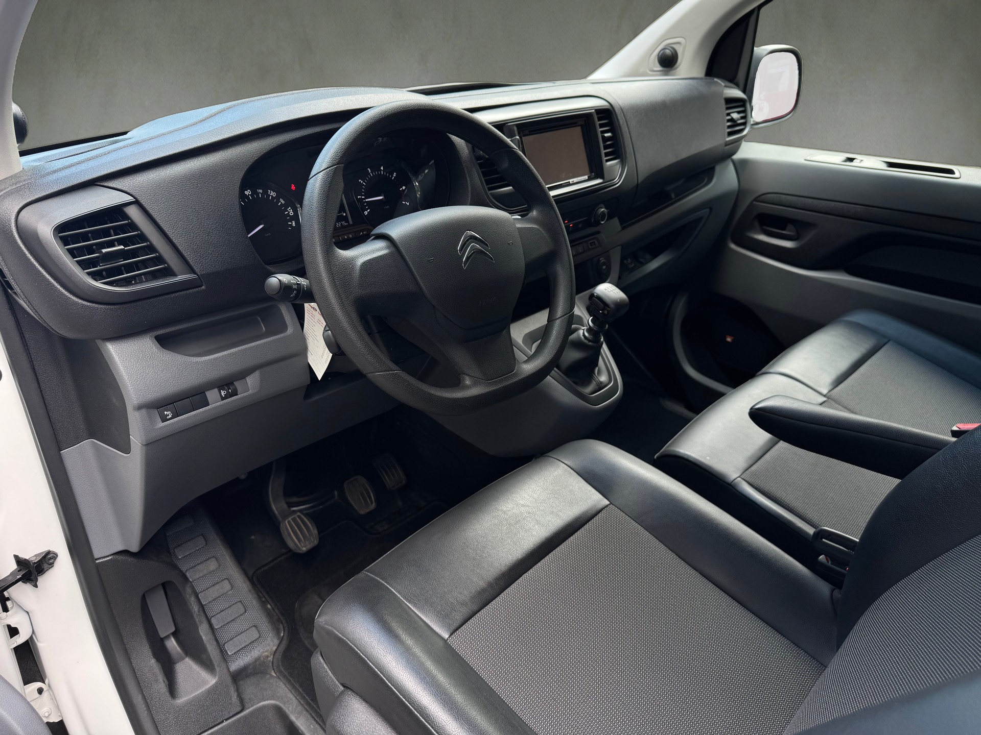 CITROEN Jumpy 1.5 BlueHDi 120 M Komfort-image-8
