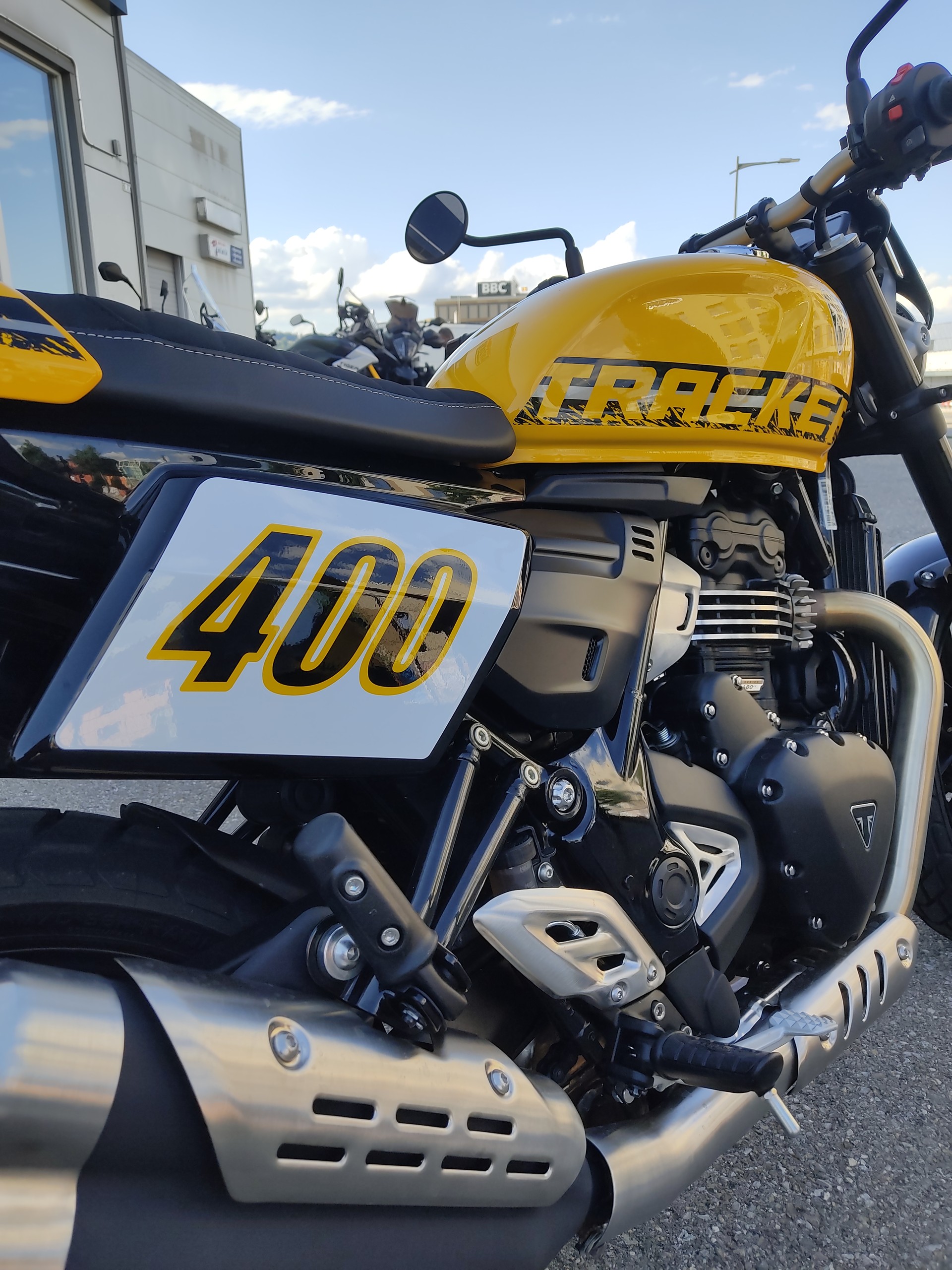 TRIUMPH TRACKER-image-5