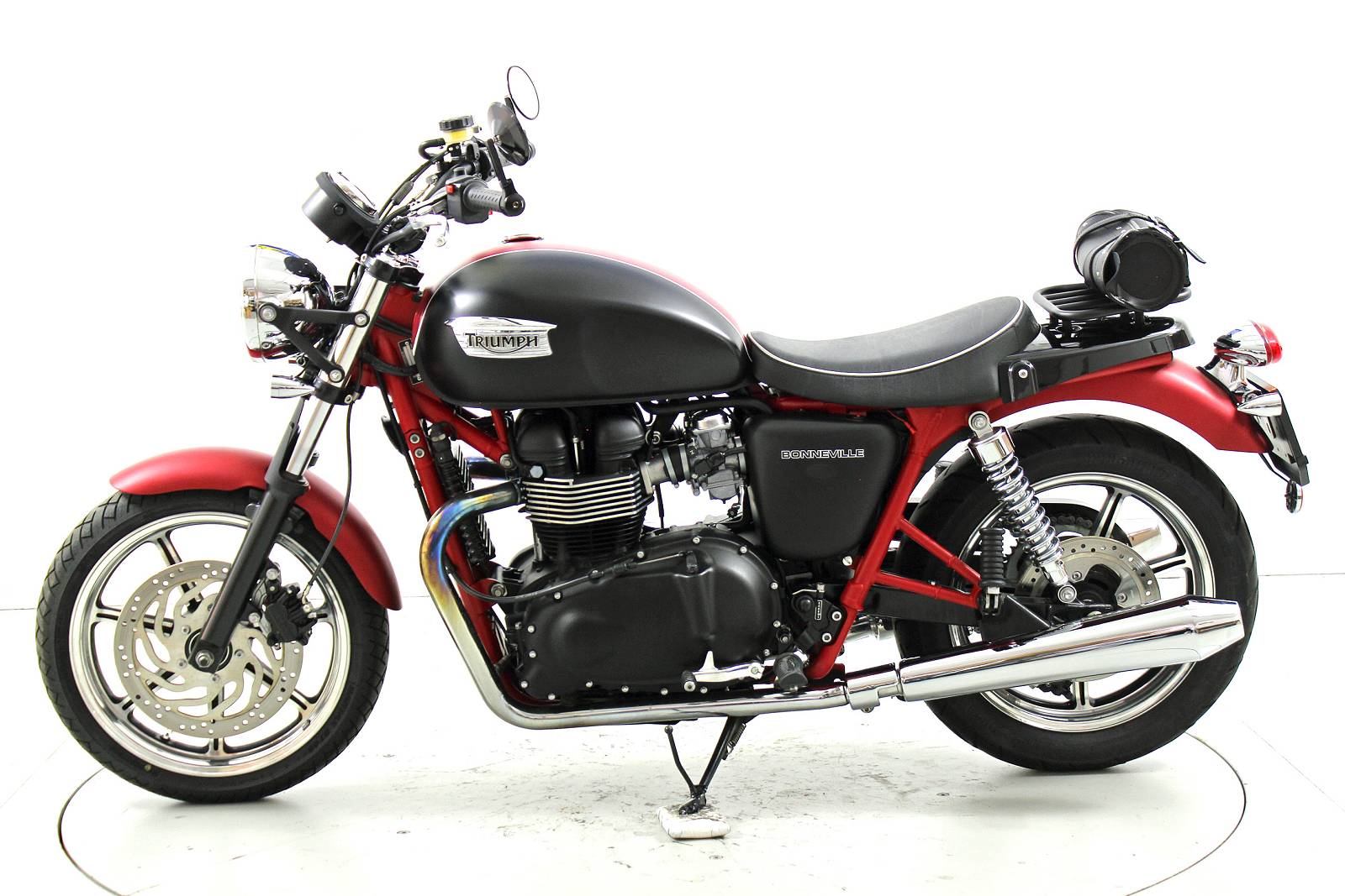 TRIUMPH Bonneville T100-image-4