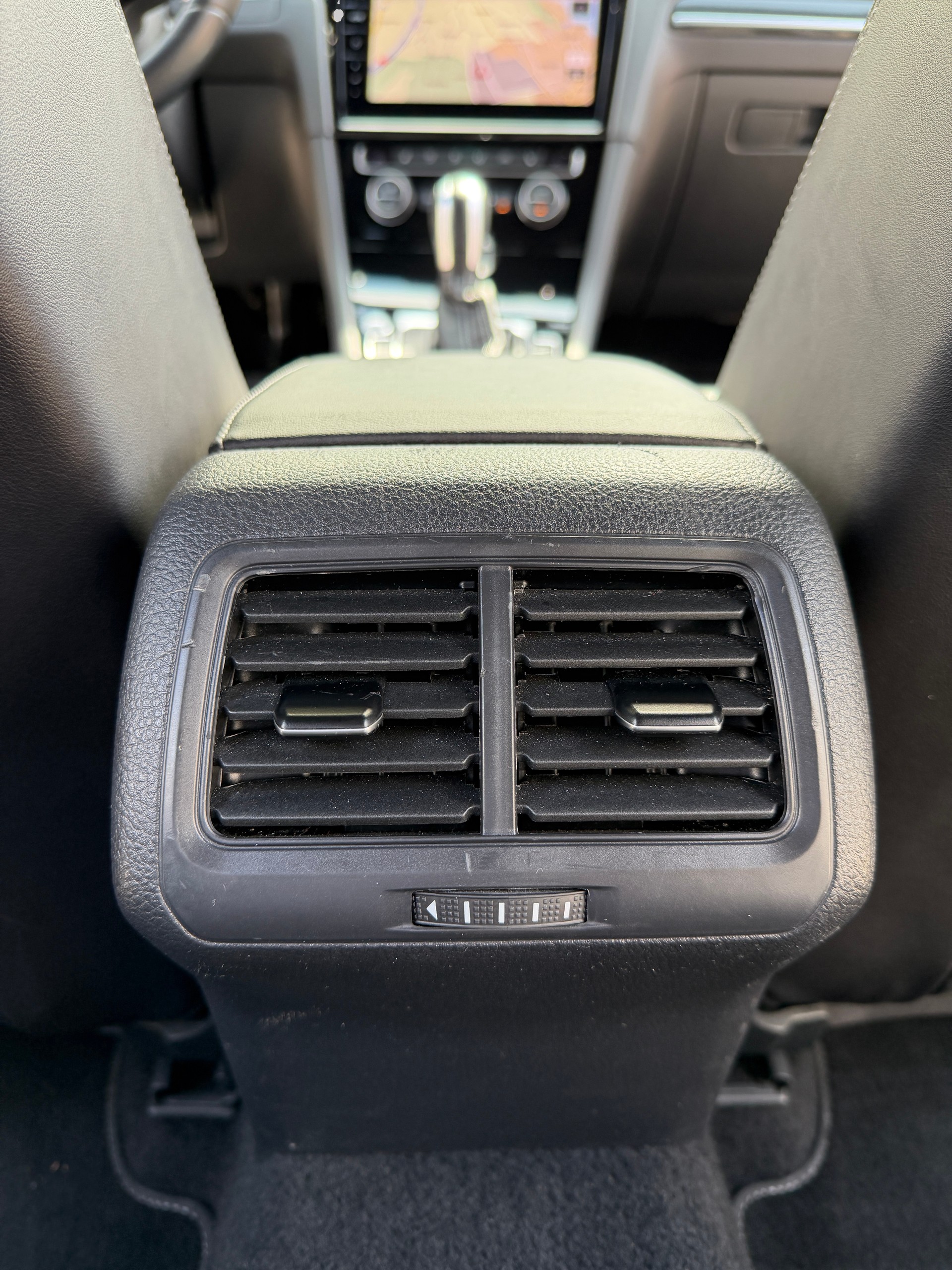 VW Golf 2.0 TSI R 4Motion DSG-image-12
