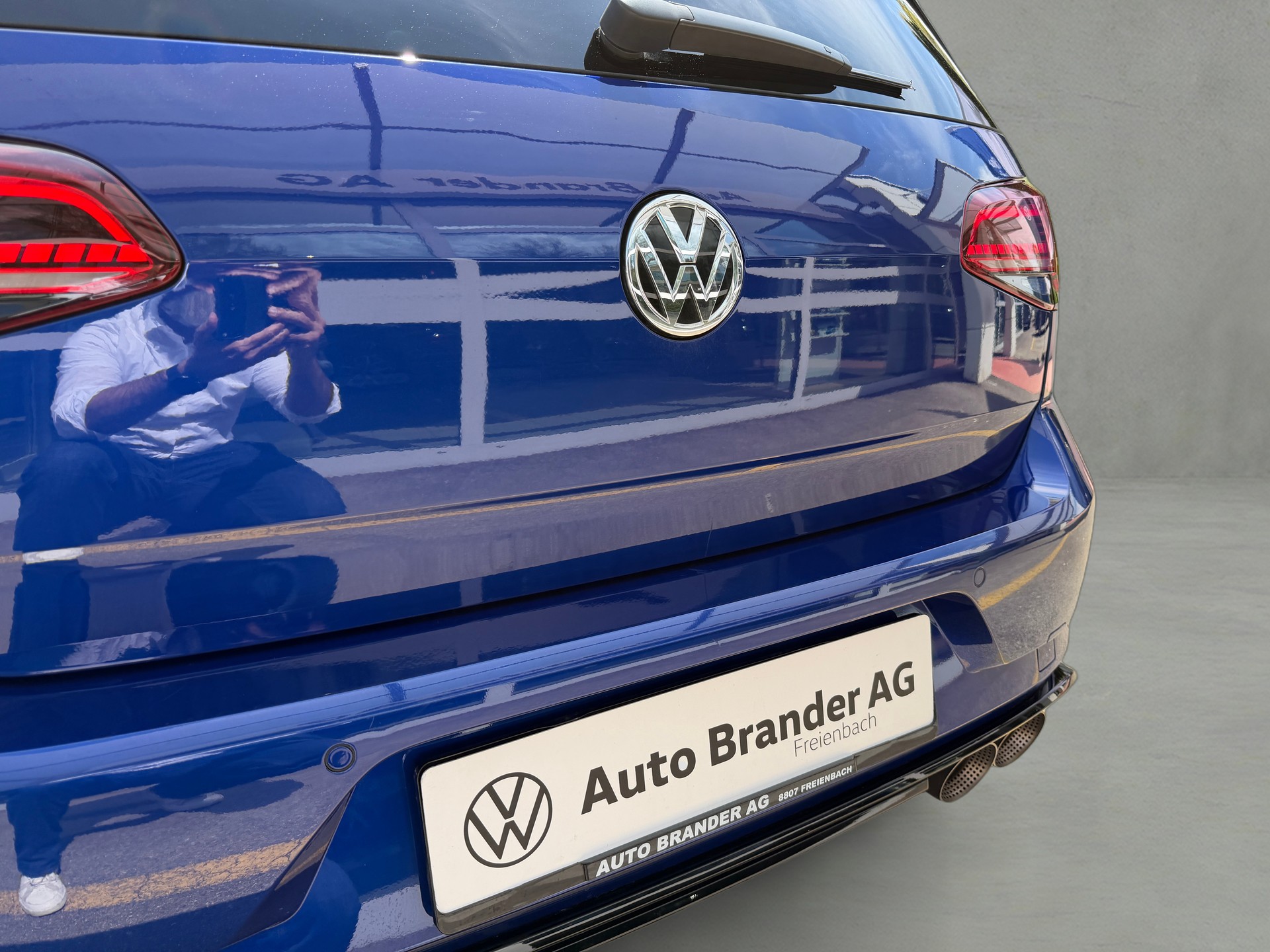 VW Golf 2.0 TSI R 4Motion DSG-image-25
