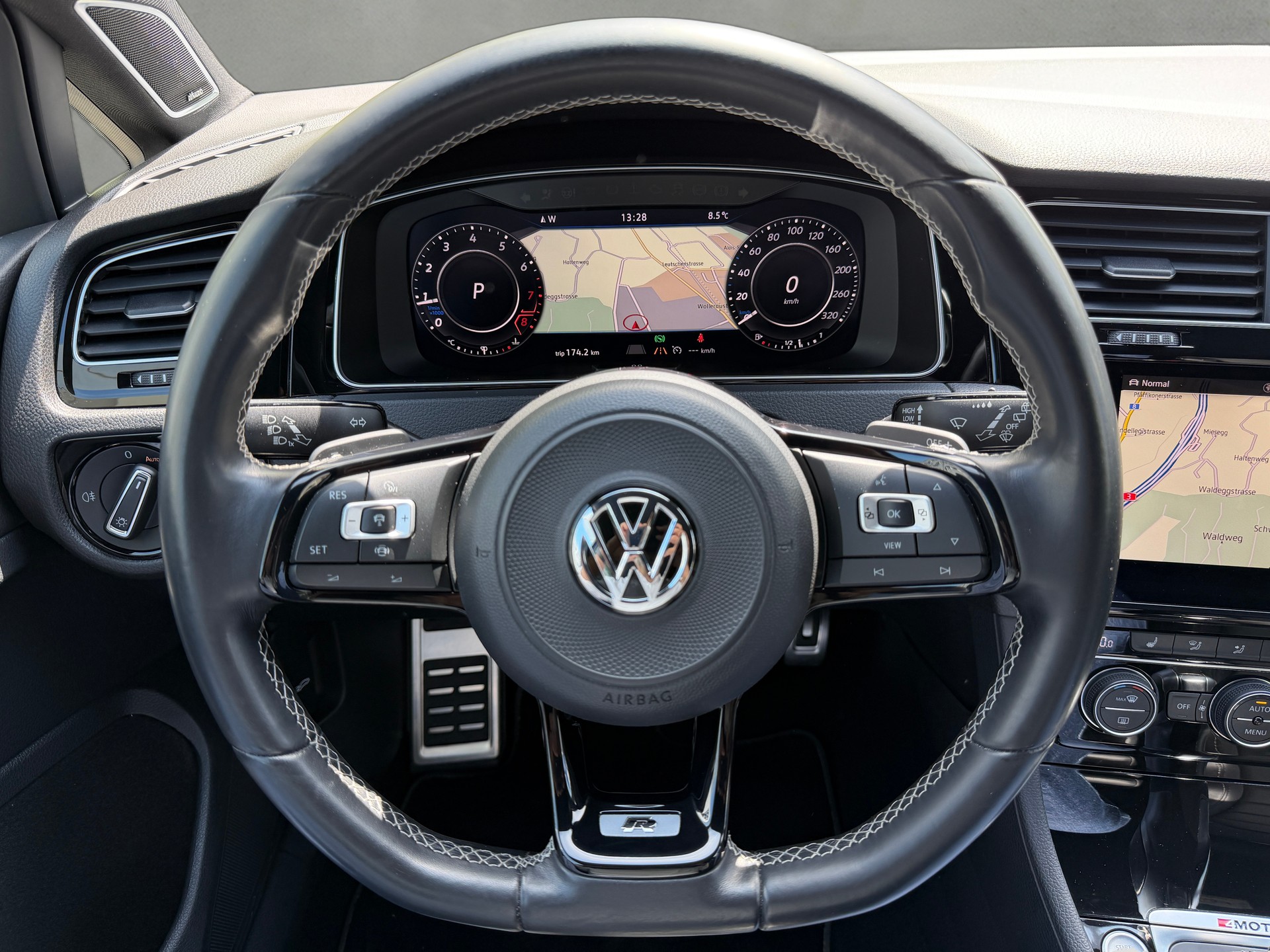 VW Golf 2.0 TSI R 4Motion DSG-image-19