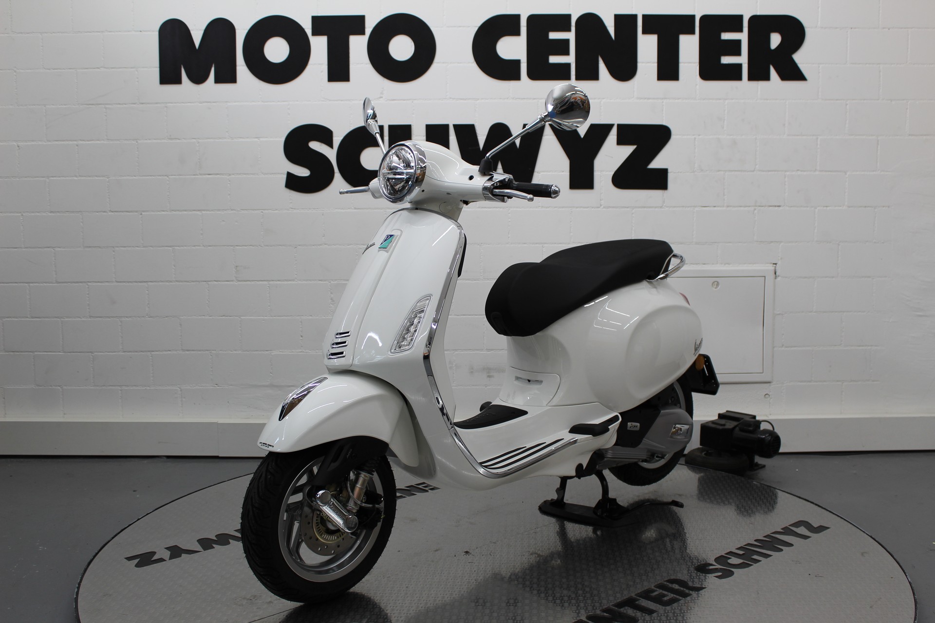 PIAGGIO Vespa Primavera 125-showroom-element-3
