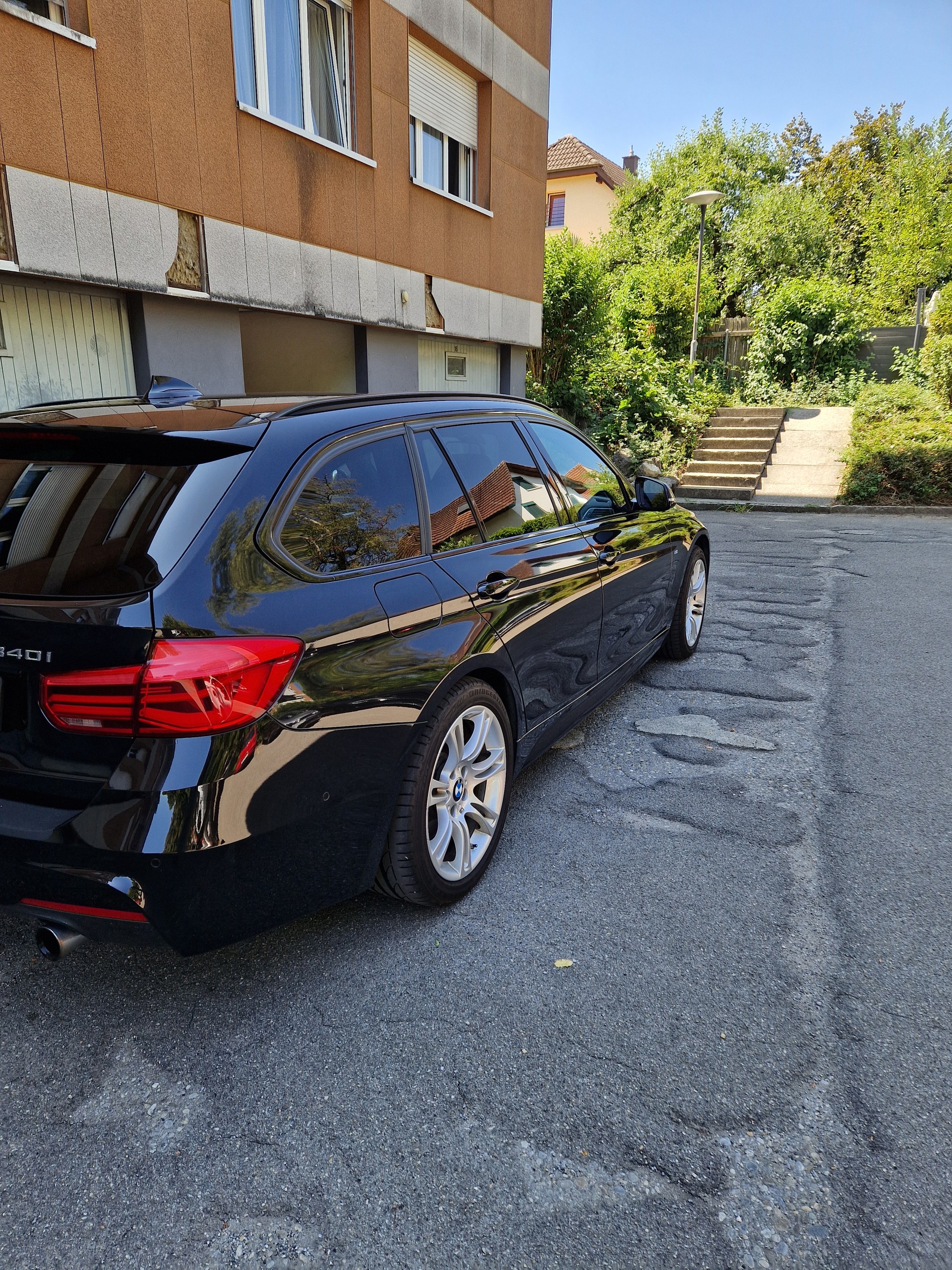 BMW 340i xDrive Touring Steptronic-image-2