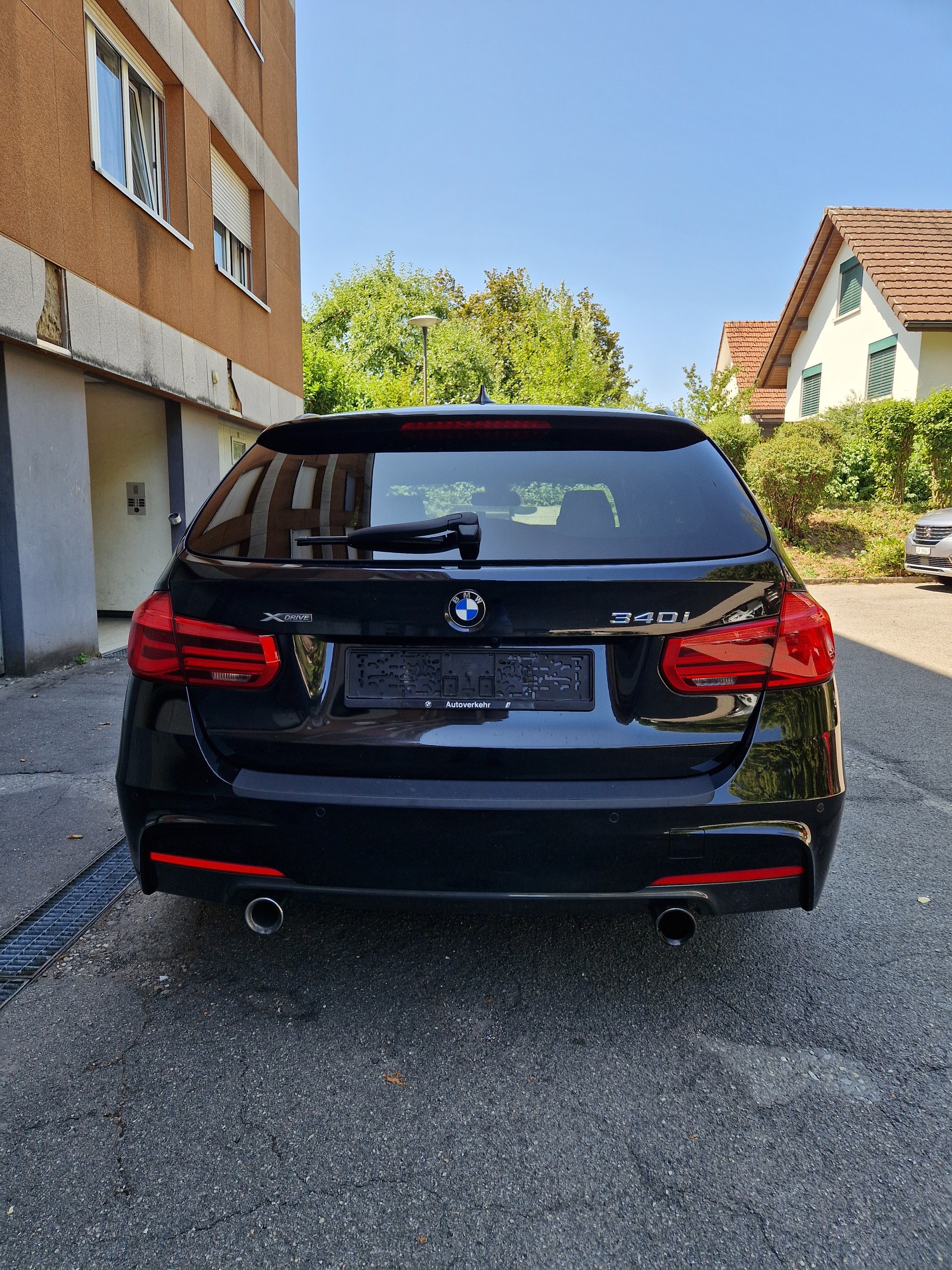 BMW 340i xDrive Touring Steptronic-image-1