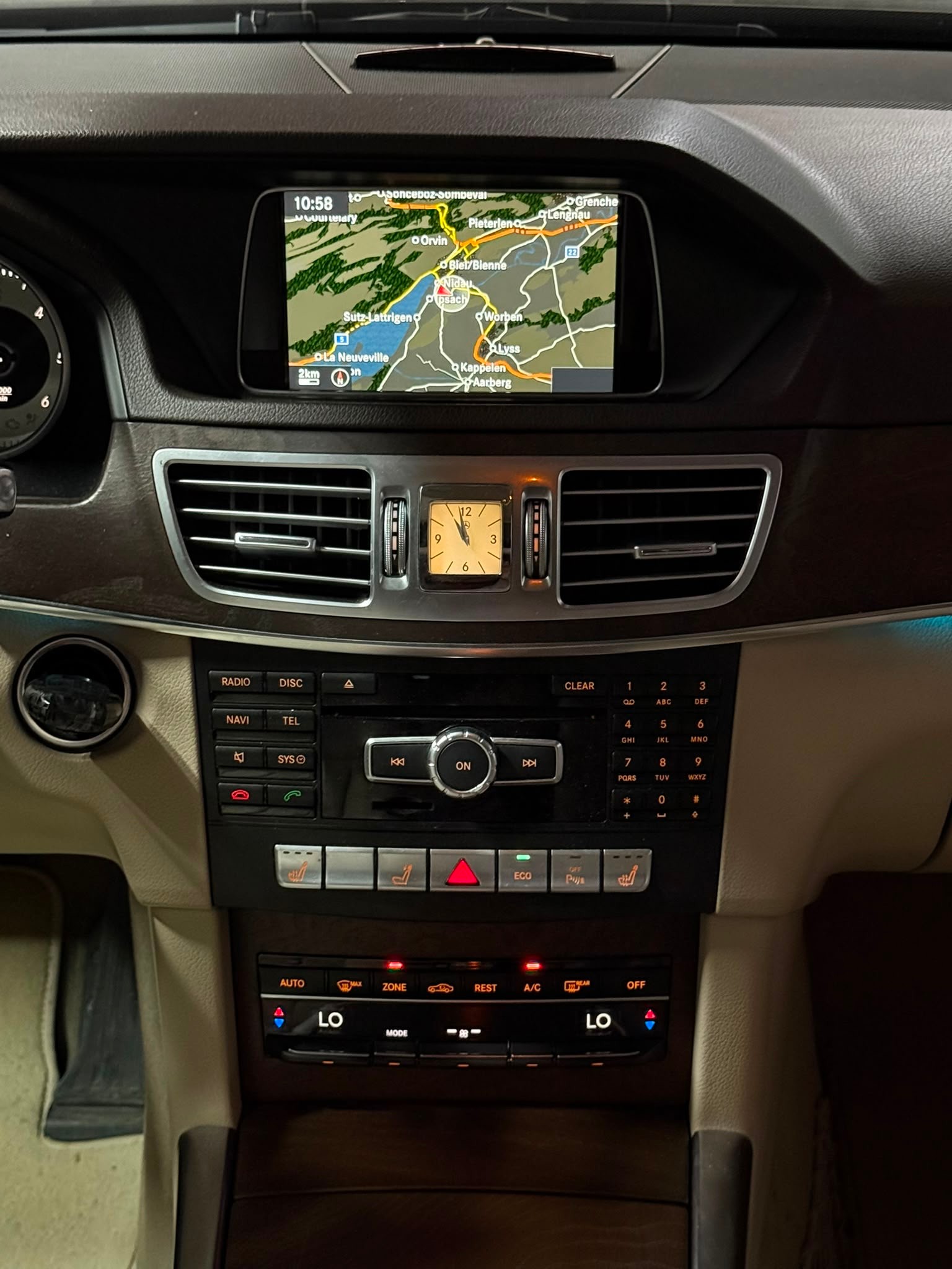MERCEDES-BENZ E 250 CDI Elégance 4Matic 7G-Tronic-image-15