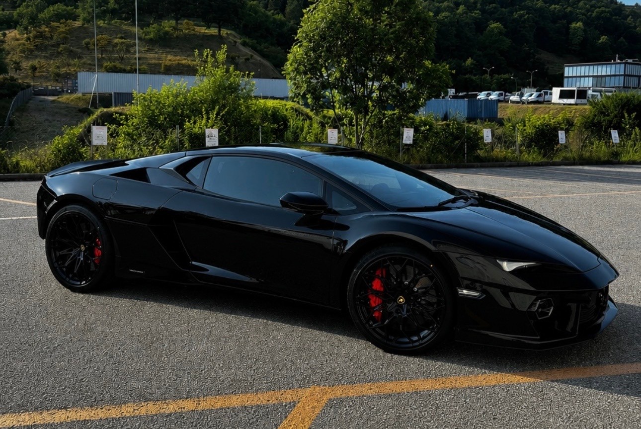 LAMBORGHINI 4.0-image-1
