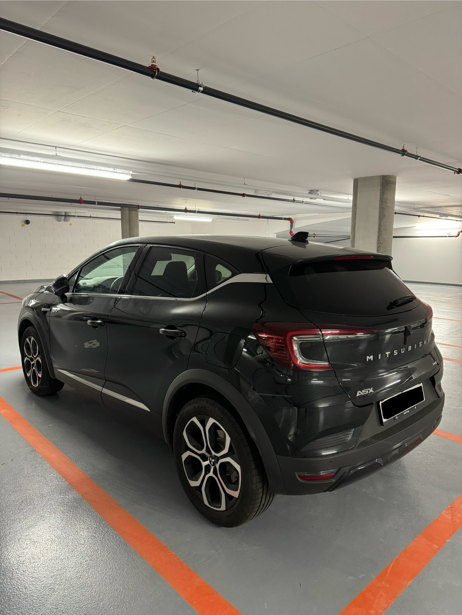 MITSUBISHI 1.6 PHEV Instyle-image-2