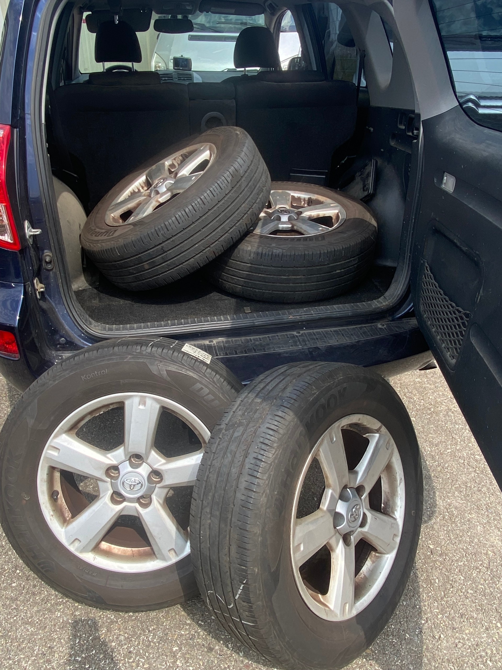 TOYOTA RAV-4 2.0-image-12