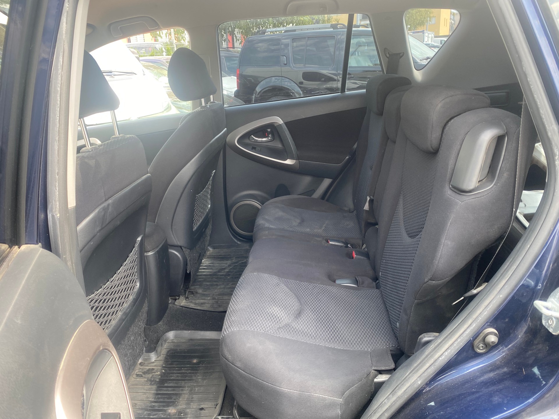 TOYOTA RAV-4 2.0-image-10