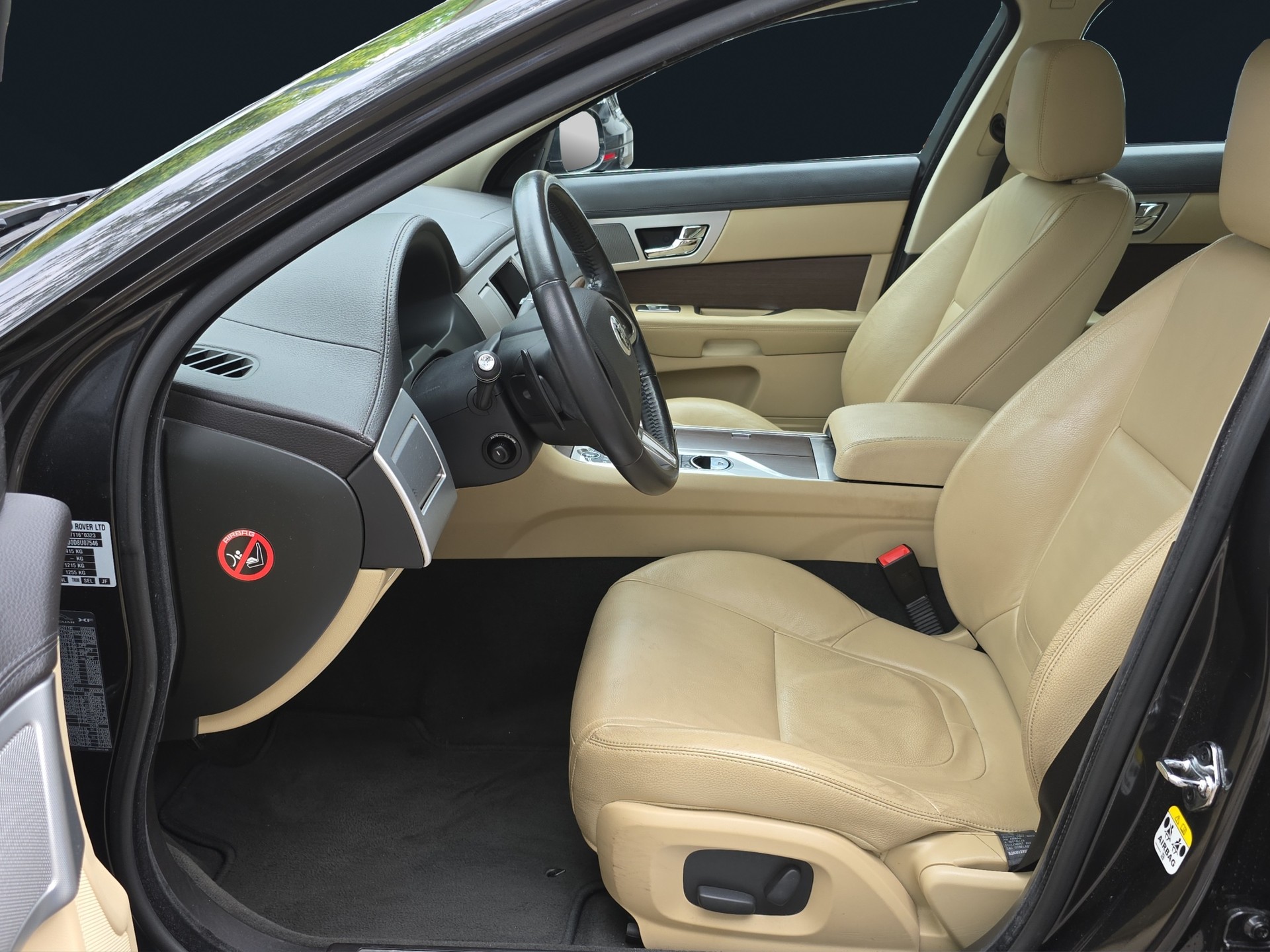 JAGUAR XF 3.0 V6 S/C Luxury 4x4-image-9