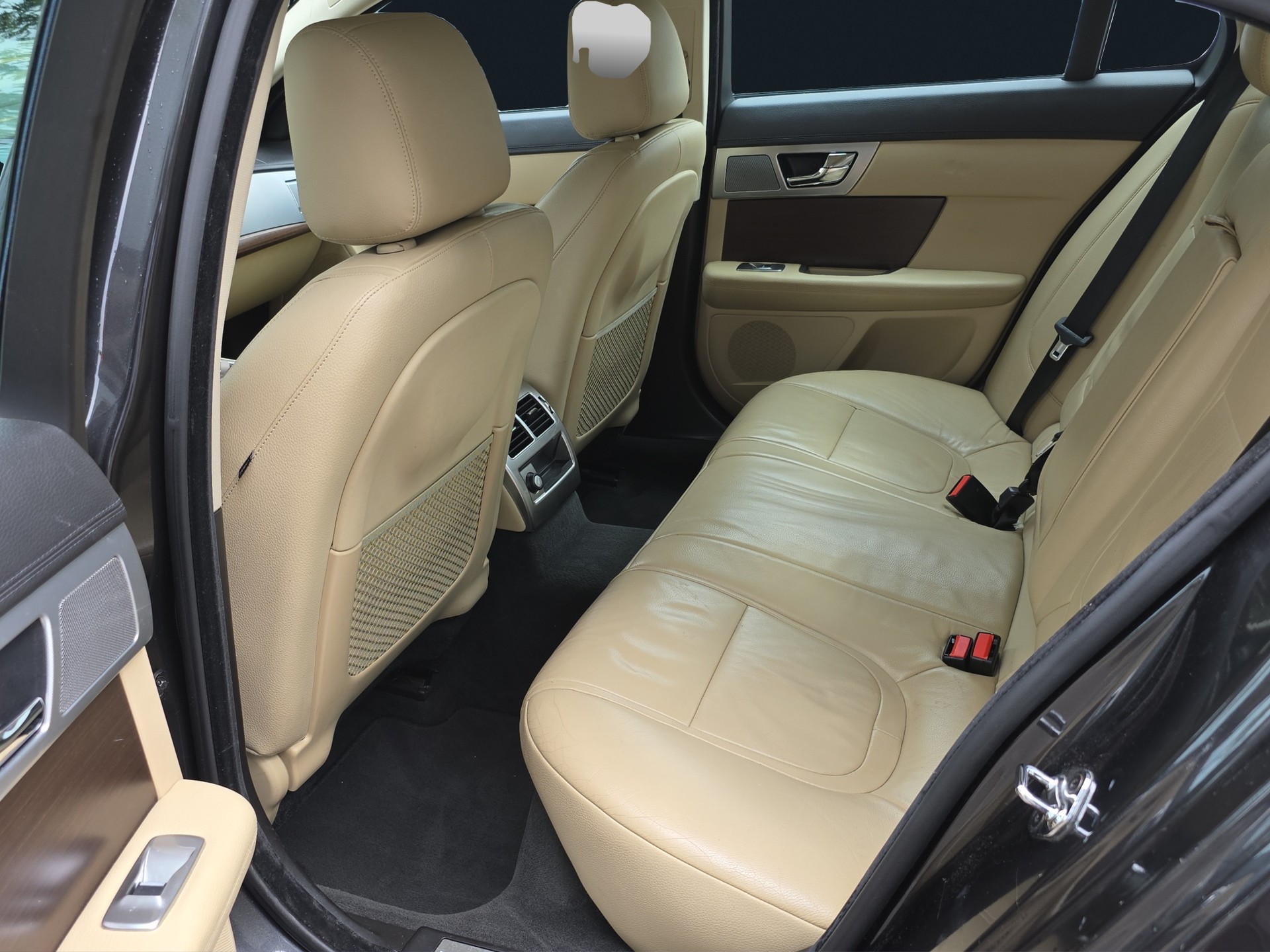 JAGUAR XF 3.0 V6 S/C Luxury 4x4-image-10