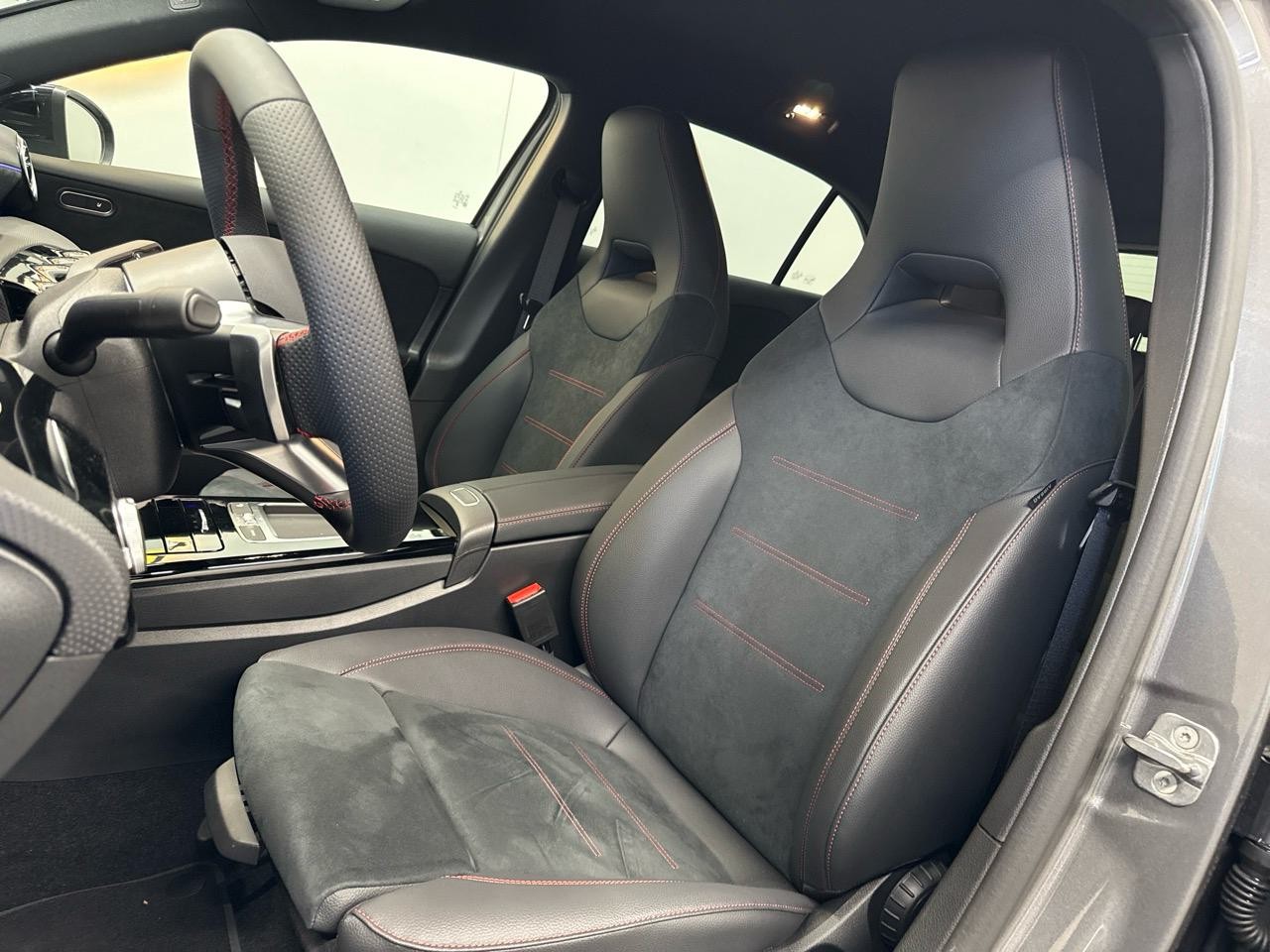MERCEDES-BENZ A 250 e DCT AMG-image-3
