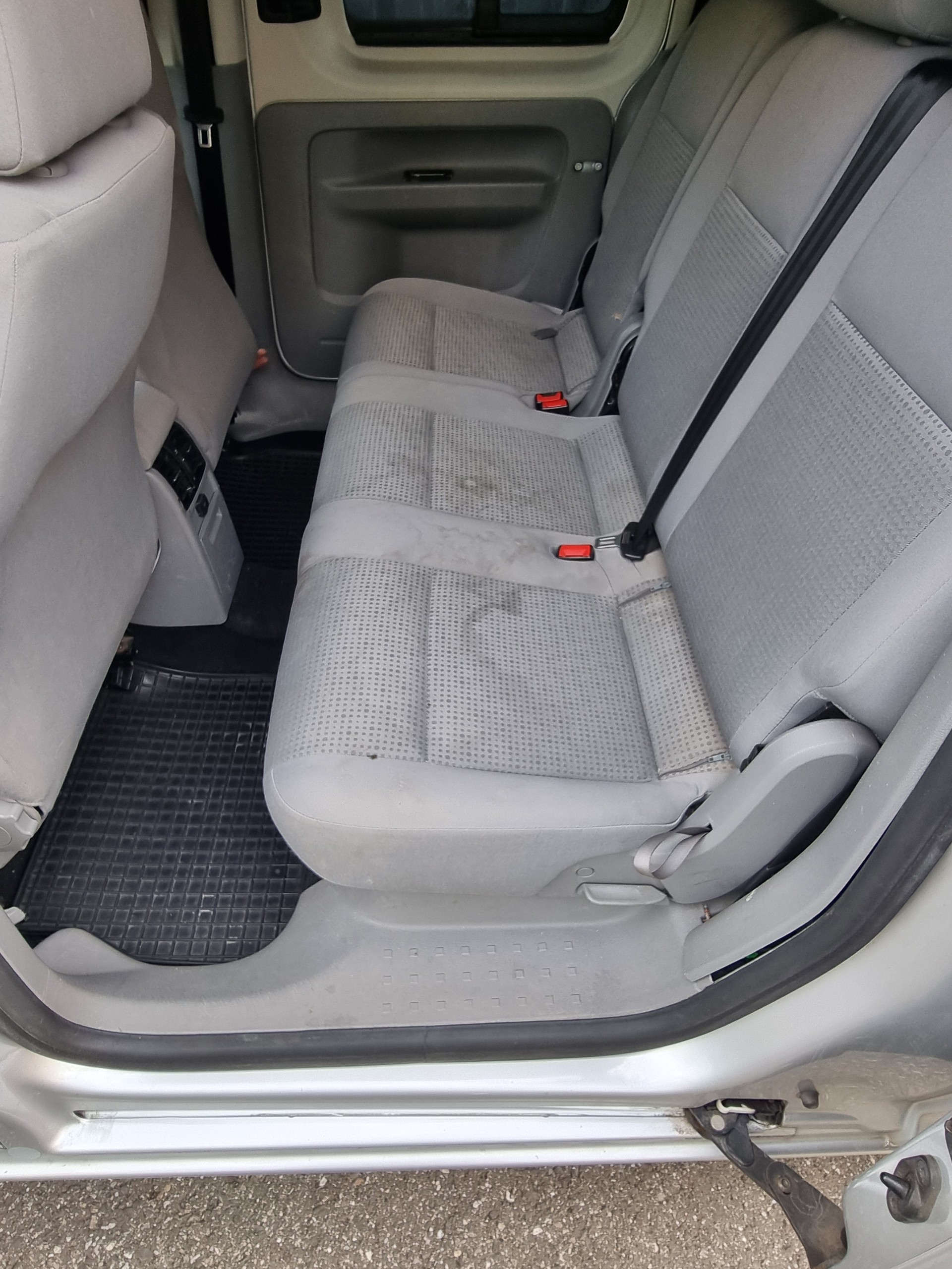 VW Caddy Maxi Life 1.9TDI-image-13