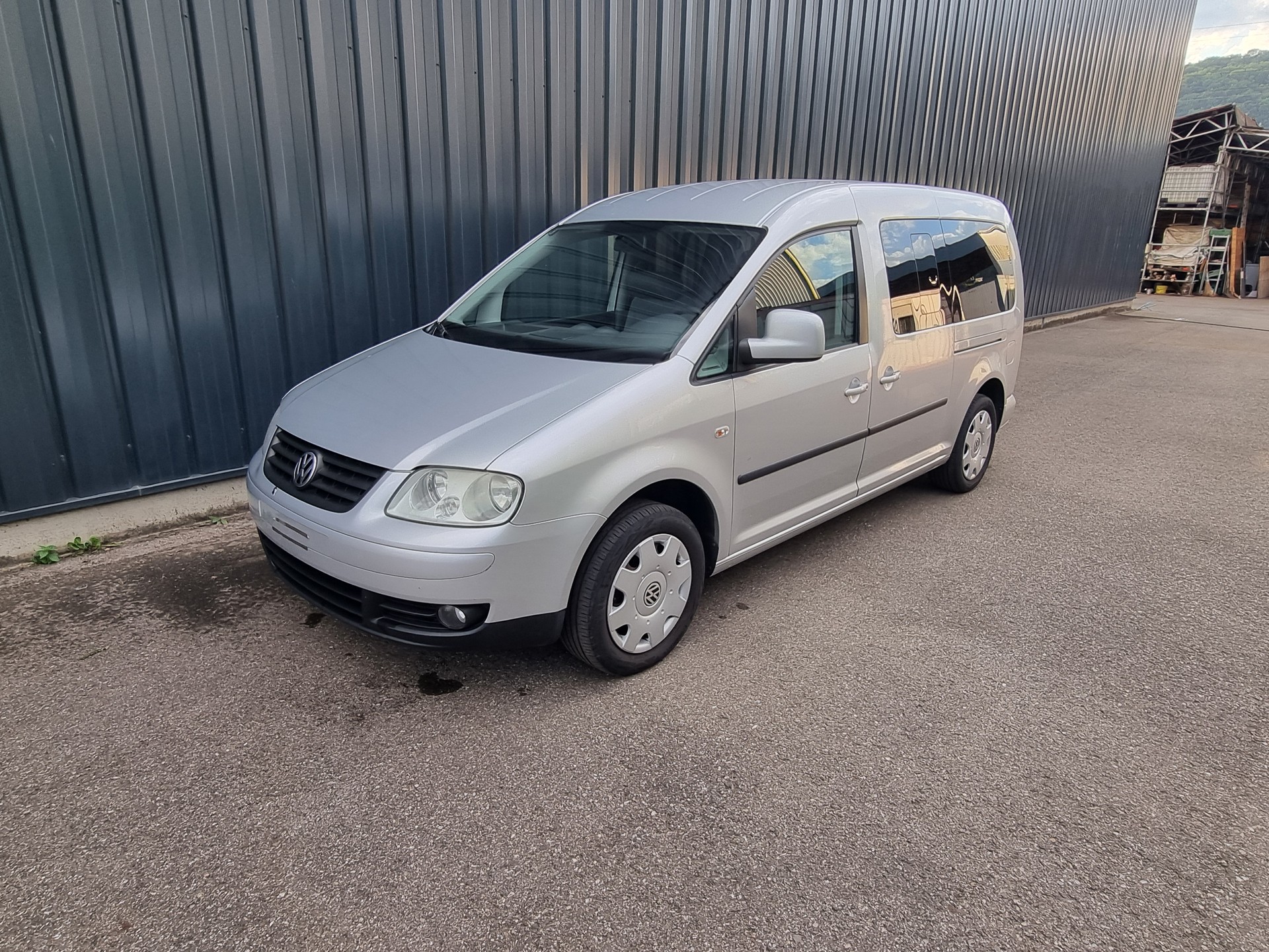 VW Caddy Maxi Life 1.9TDI-image-0