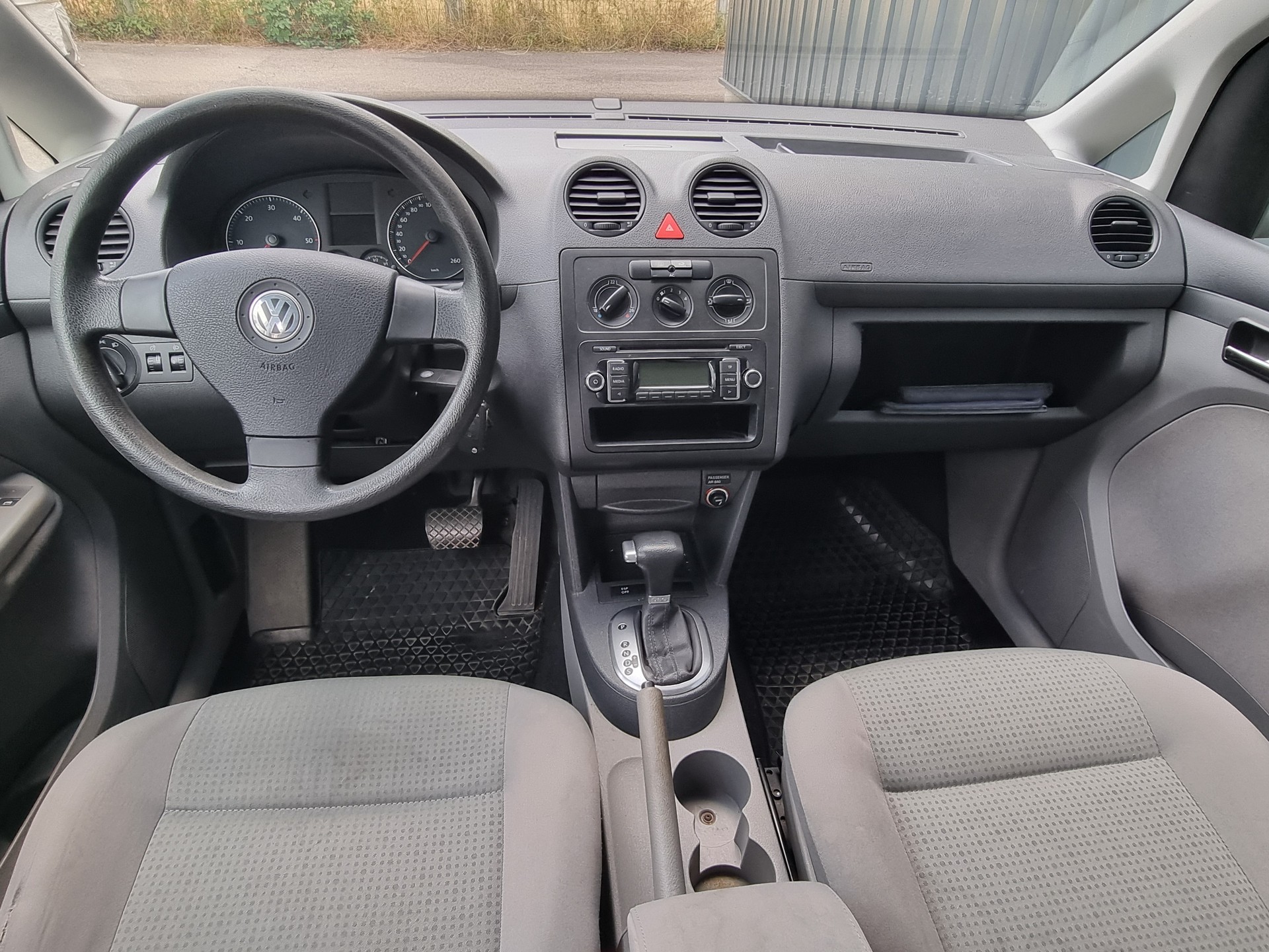 VW Caddy Maxi Life 1.9TDI-image-11