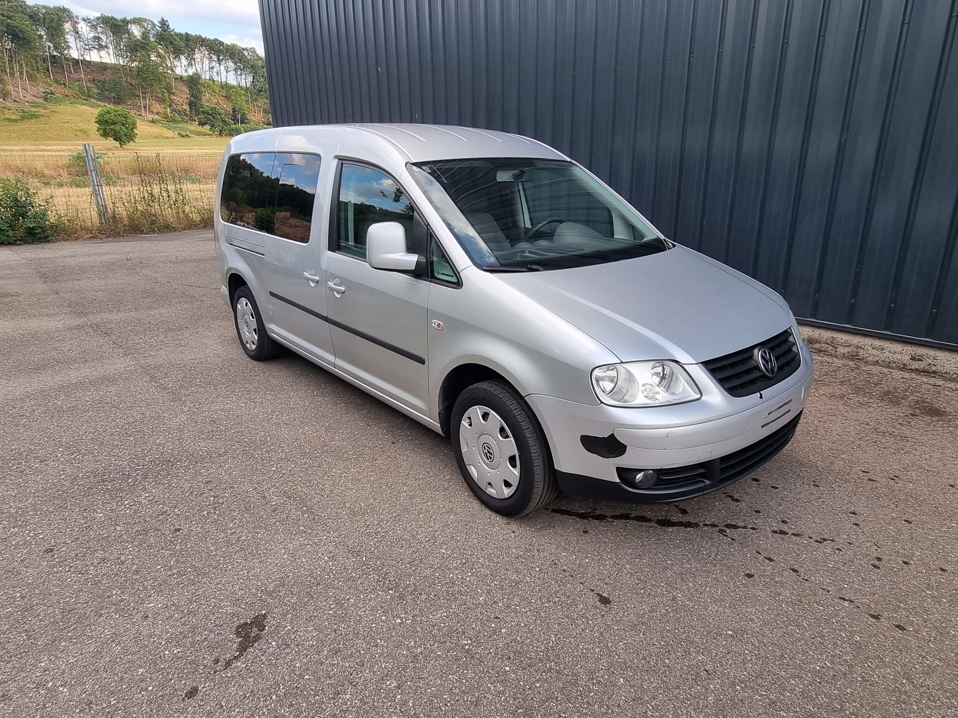 VW Caddy Maxi Life 1.9TDI-image-1
