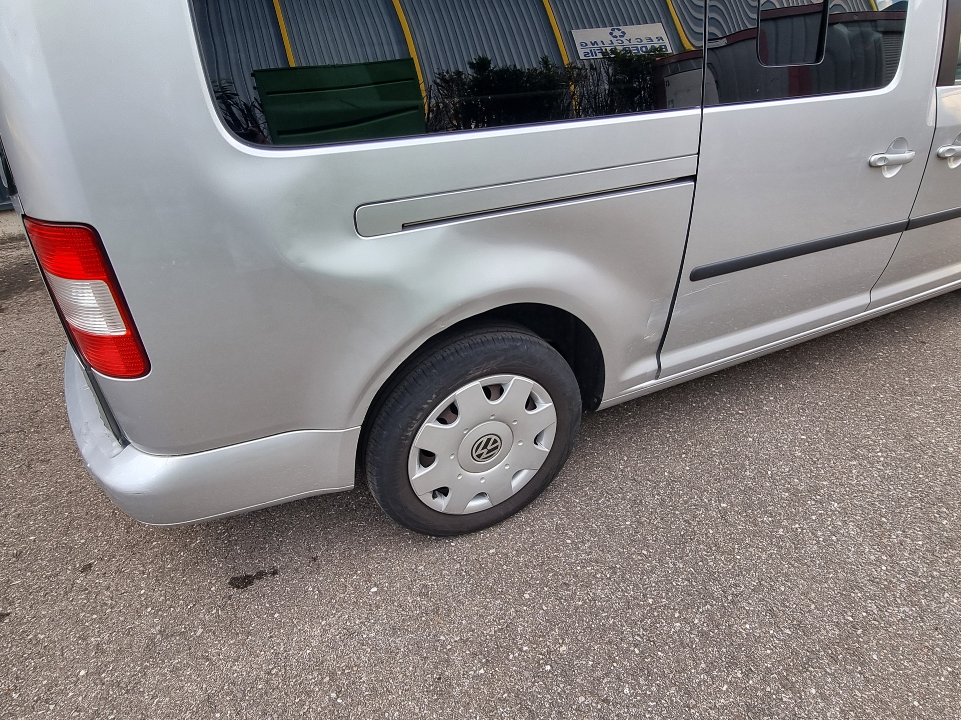 VW Caddy Maxi Life 1.9TDI-image-8