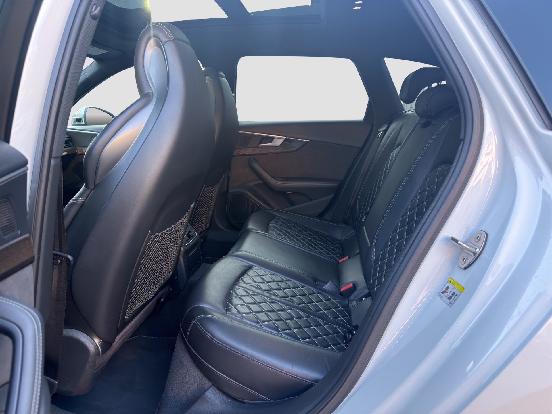 AUDI S4 Avant 3.0 TFSI quattro tiptronic-image-10